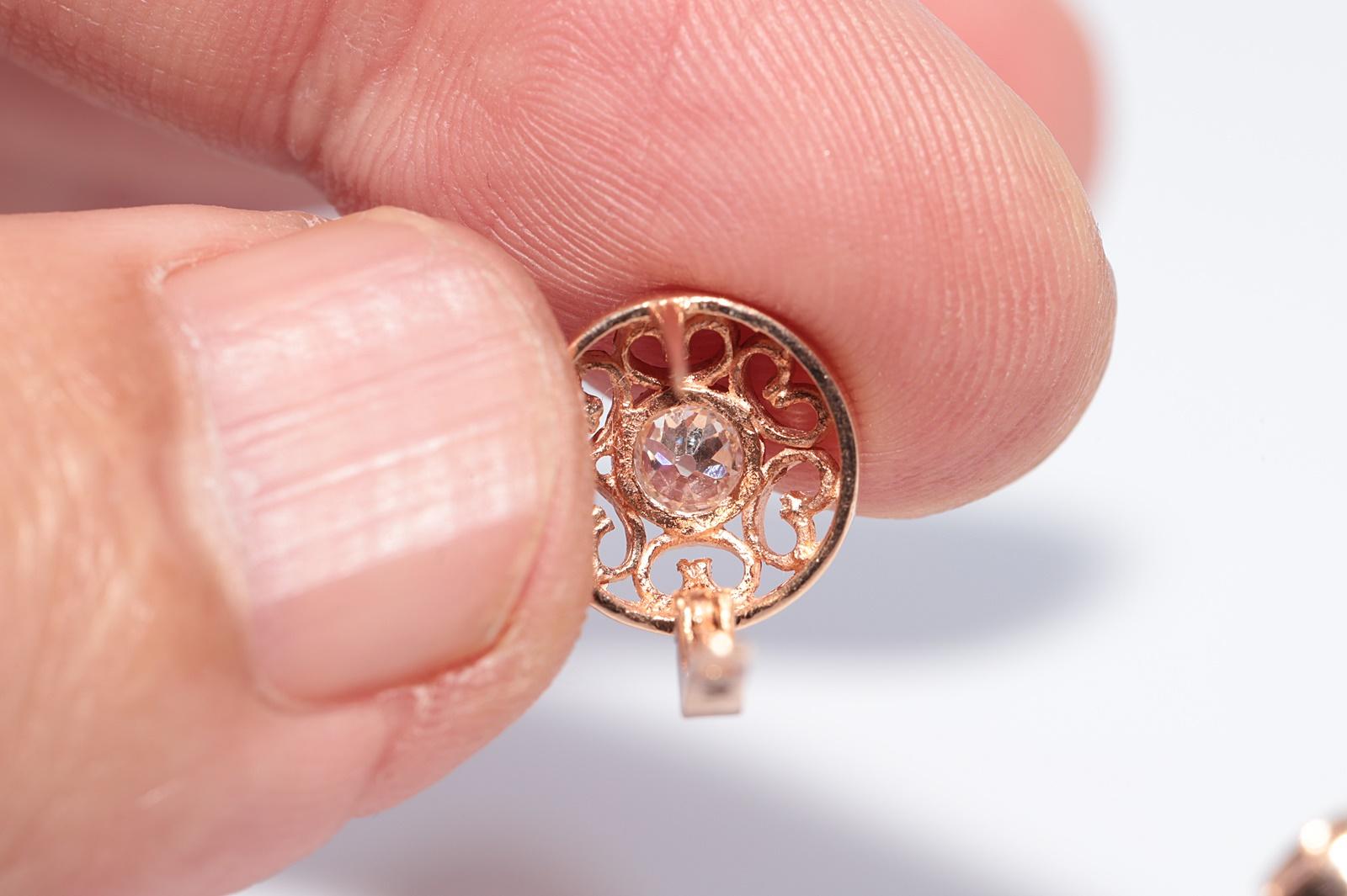 Antike CIRCA 1900s 14k Gold natürlichen Altschliff Diamant Solitär Ohrring im Angebot 5