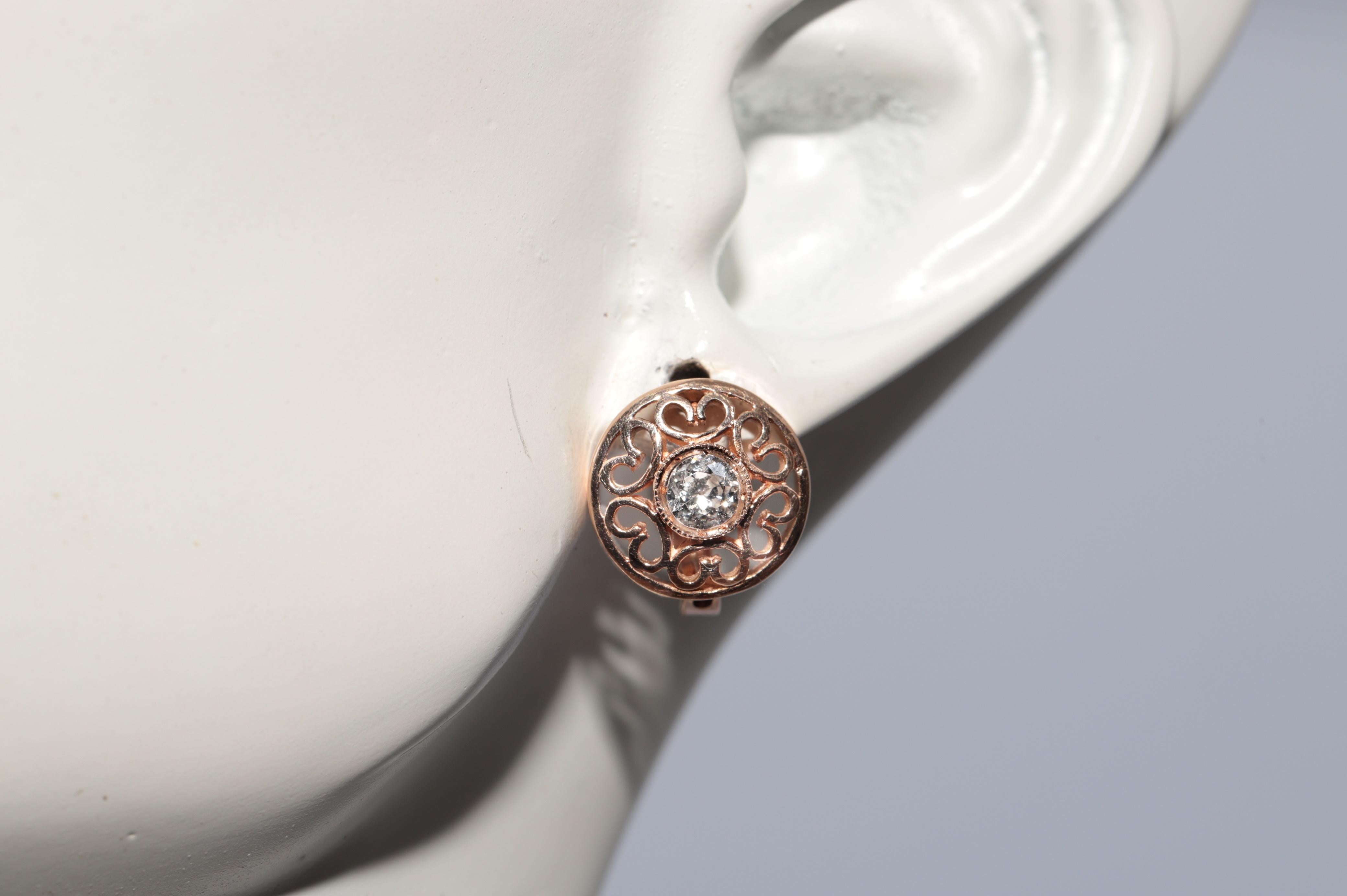 Antike CIRCA 1900s 14k Gold natürlichen Altschliff Diamant Solitär Ohrring im Angebot 9