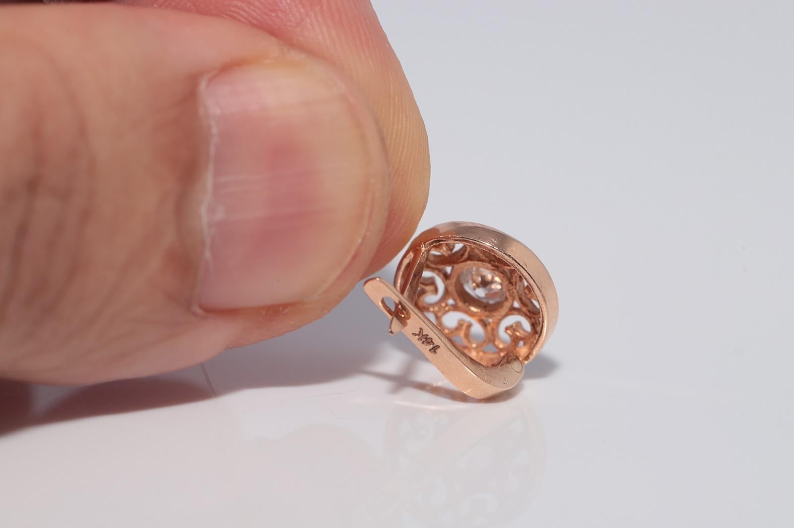 Antike CIRCA 1900s 14k Gold natürlichen Altschliff Diamant Solitär Ohrring im Angebot 1