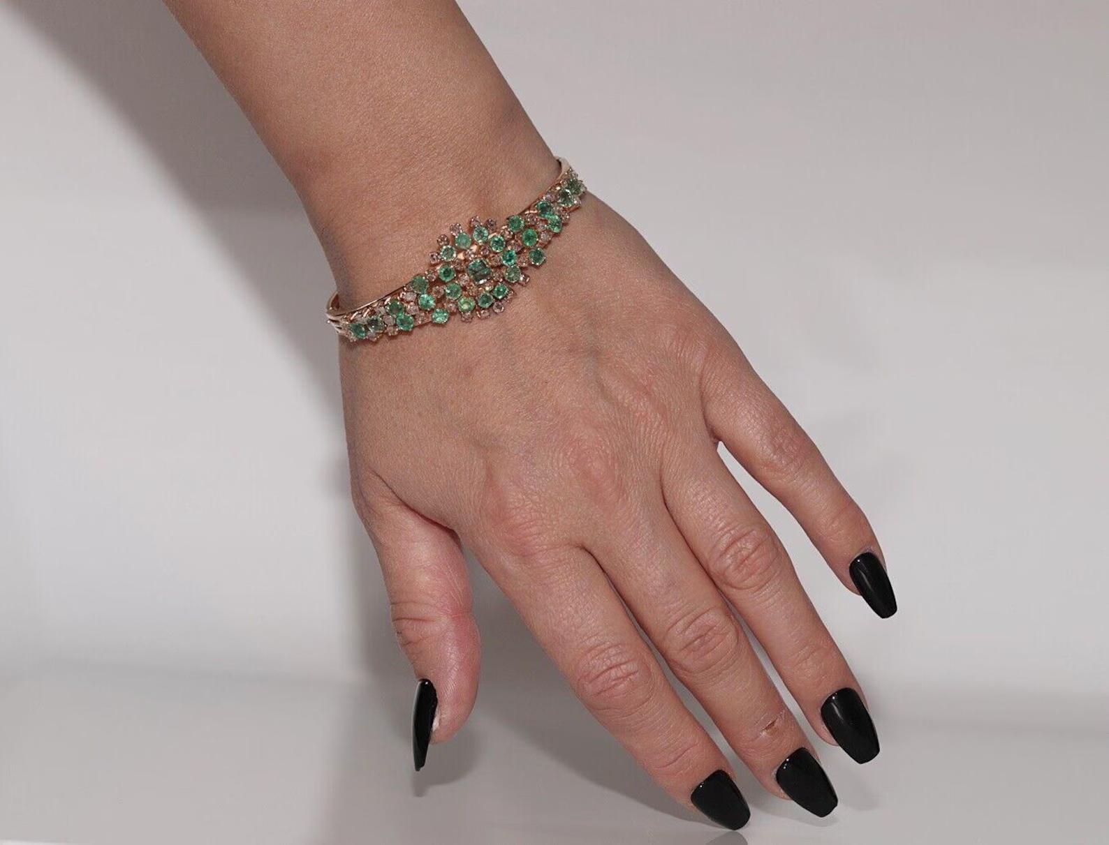 Antikes Armband aus 14 Karat Gold mit Diamanten im natürlichen Rosenschliff und Smaragd, um 1900 im Zustand „Gut“ im Angebot in Fatih/İstanbul, 34