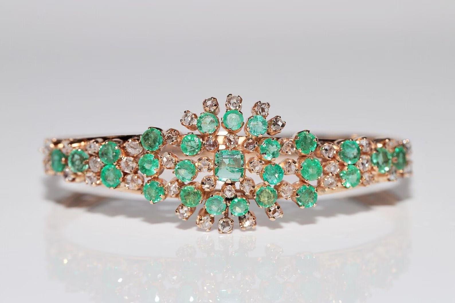 Antikes Armband aus 14 Karat Gold mit Diamanten im natürlichen Rosenschliff und Smaragd, um 1900 Damen im Angebot