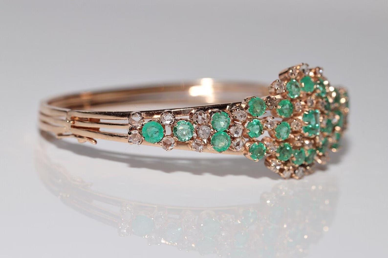 Antikes Armband aus 14 Karat Gold mit Diamanten im natürlichen Rosenschliff und Smaragd, um 1900 im Angebot 1