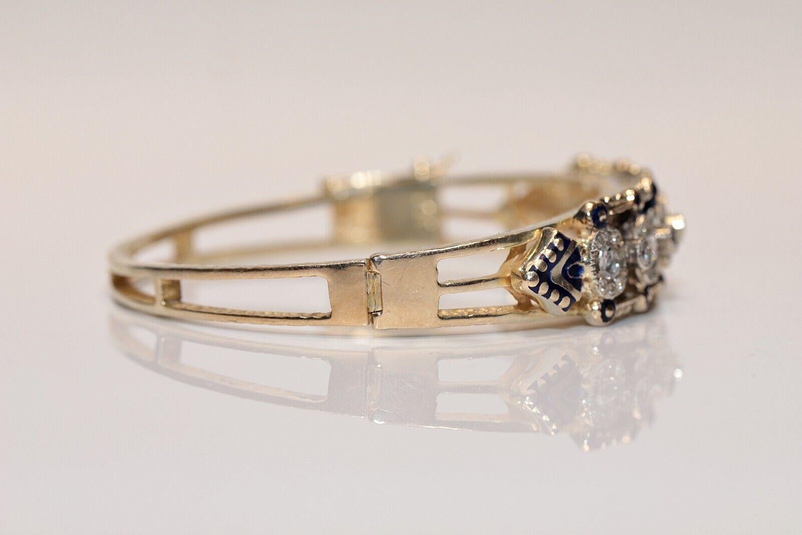In ottime condizioni.
Peso totale 28,8 grammi.
Bracciale antico ma abbiamo rifatto la parte superiore.
È totalmente  diamante taglio rosa  0,80 carati.
Il diamante è totalmente a taglio brillante 0,36  ct.
Il diamante ha  Colore G-H e purezza