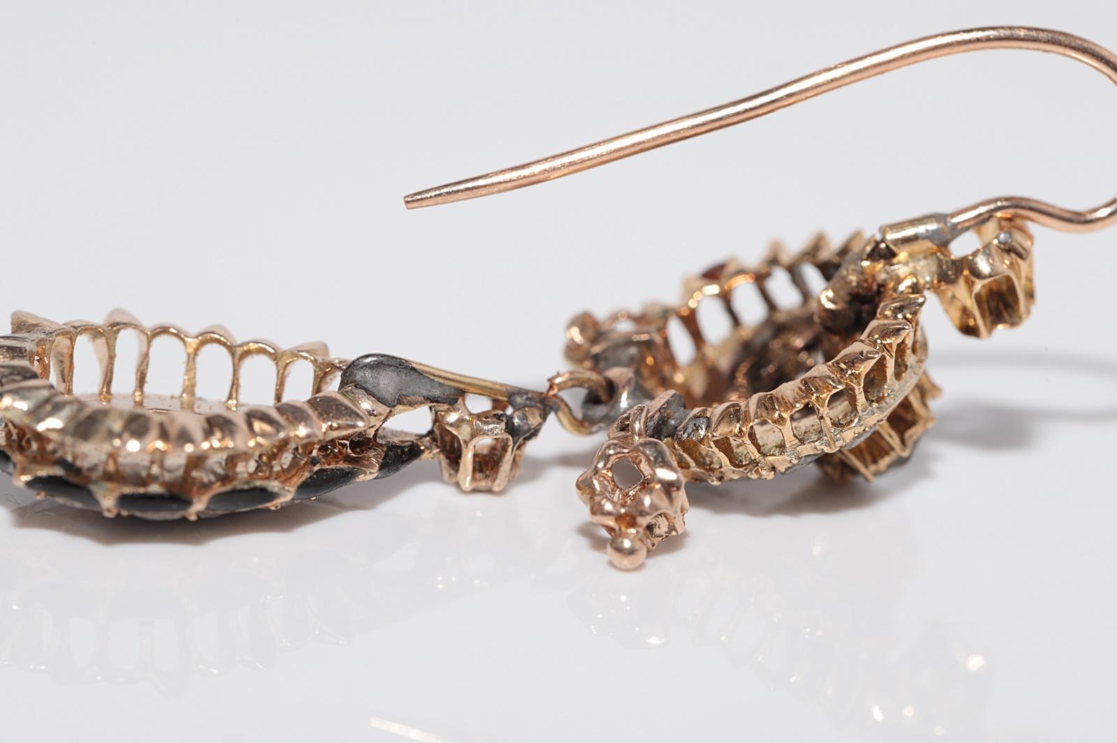 Antique Circa 1900s Or 14k Diamant naturel taille rose et boucle d'oreille pendante en émail en vente 11