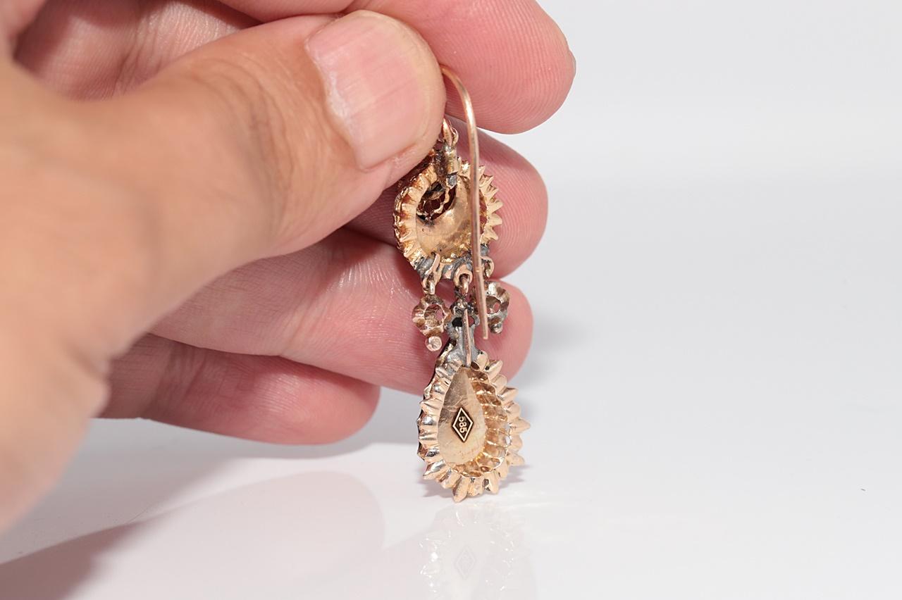 Antike CIRCA 1900s 14k Gold natürlichen Rosenschliff Diamant und Emaille Tropfen Ohrring im Angebot 3