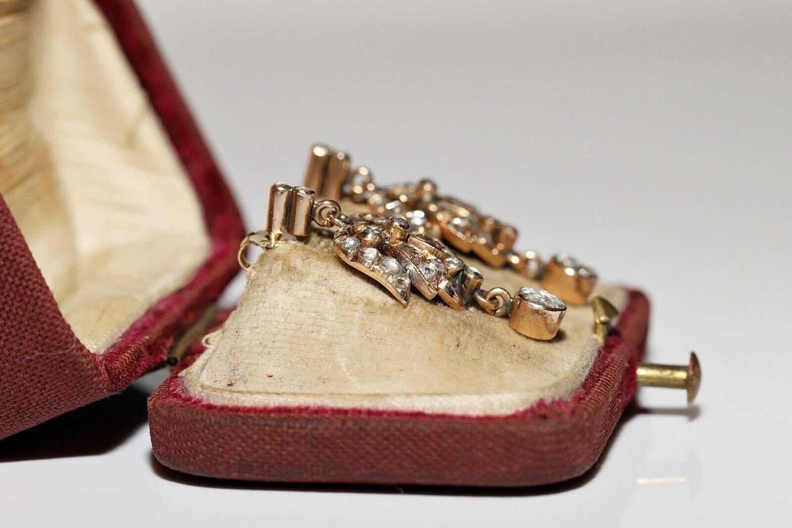 En muy buen estado.
El peso total es de 6,3 gramos.
Totalmente es diamante de unos 1,20 quilates.
La claridad es diamante de color H-I-J-K-L y s1-s2-s3.
Probado con ácido para ser oro auténtico de 14 quilates.
Ponte en contacto para cualquier