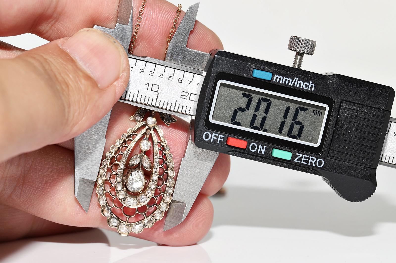 Collier pendentif ancien des années 1900 en or 14 carats décoré de diamants naturels taille rose en vente 5