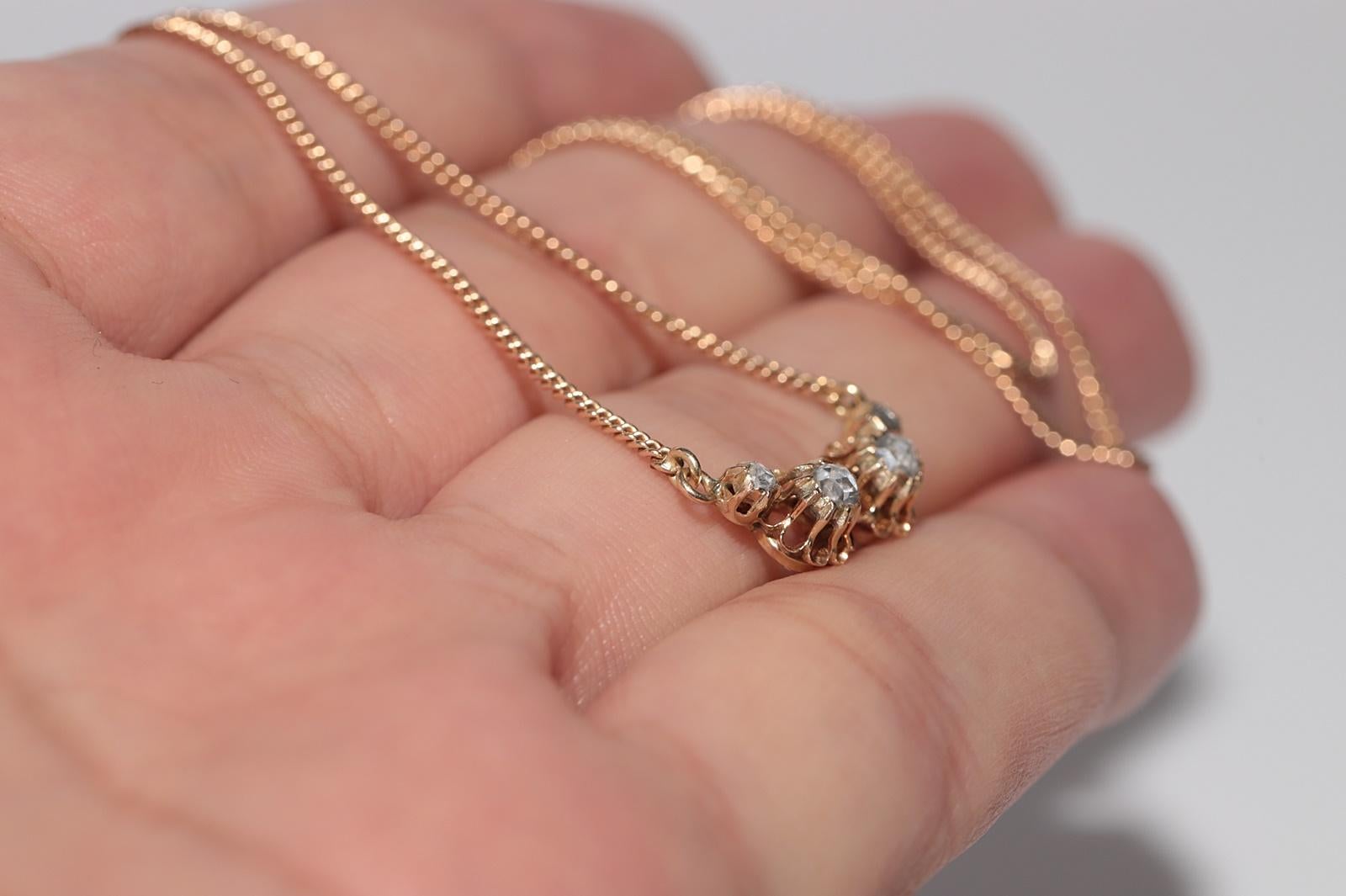 Collier pendentif ancien des années 1900 en or 14 carats décoré de diamants naturels taille rose en vente 8