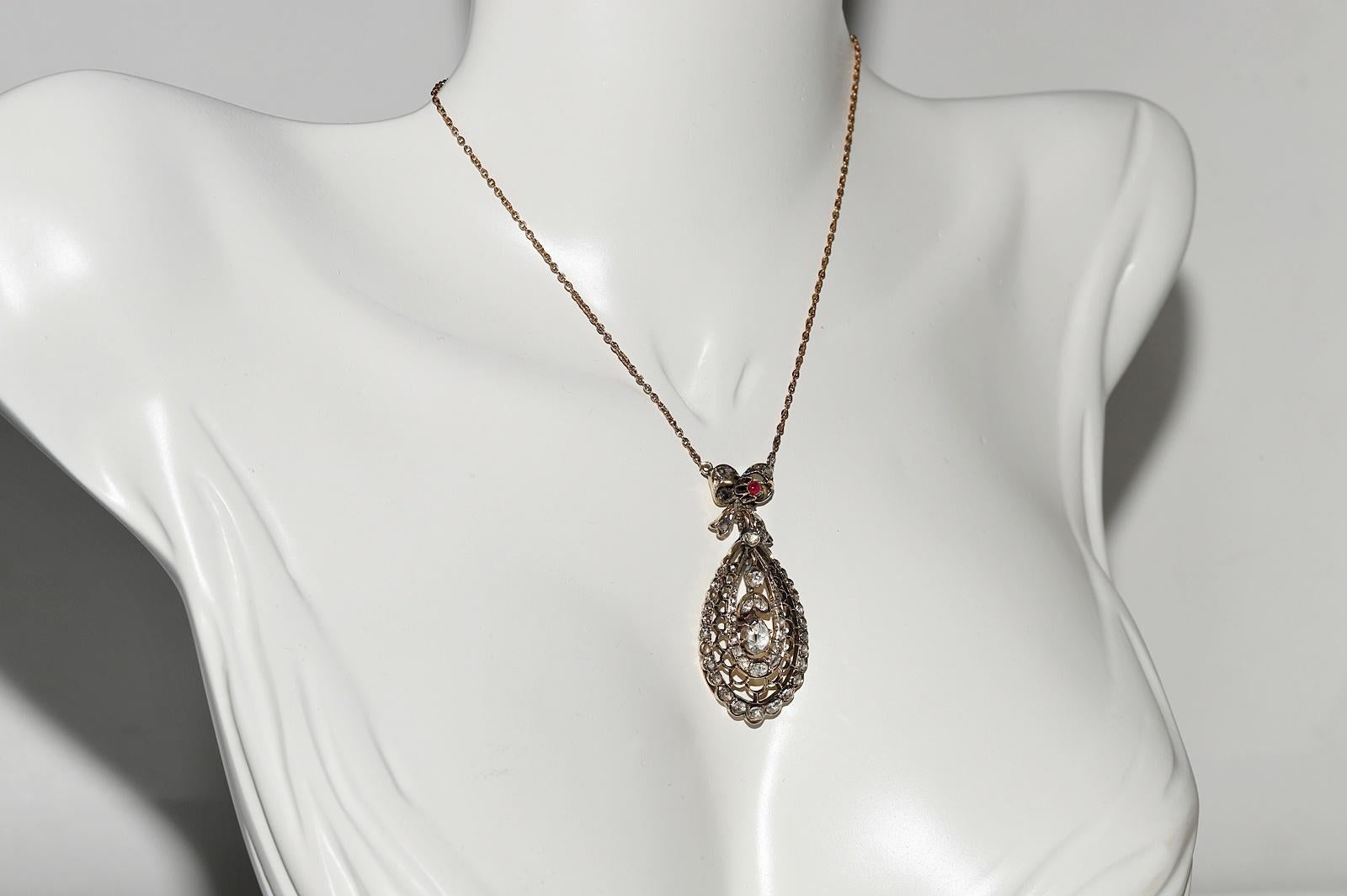 Taille rose Collier pendentif ancien des années 1900 en or 14 carats décoré de diamants naturels taille rose en vente