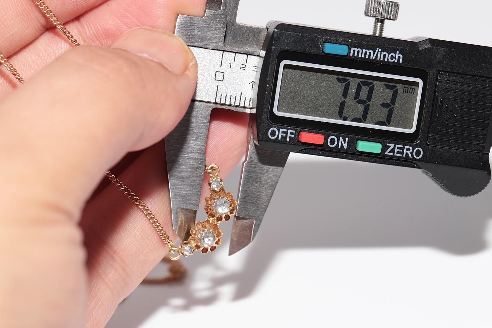 Collier pendentif ancien des années 1900 en or 14 carats décoré de diamants naturels taille rose en vente 3