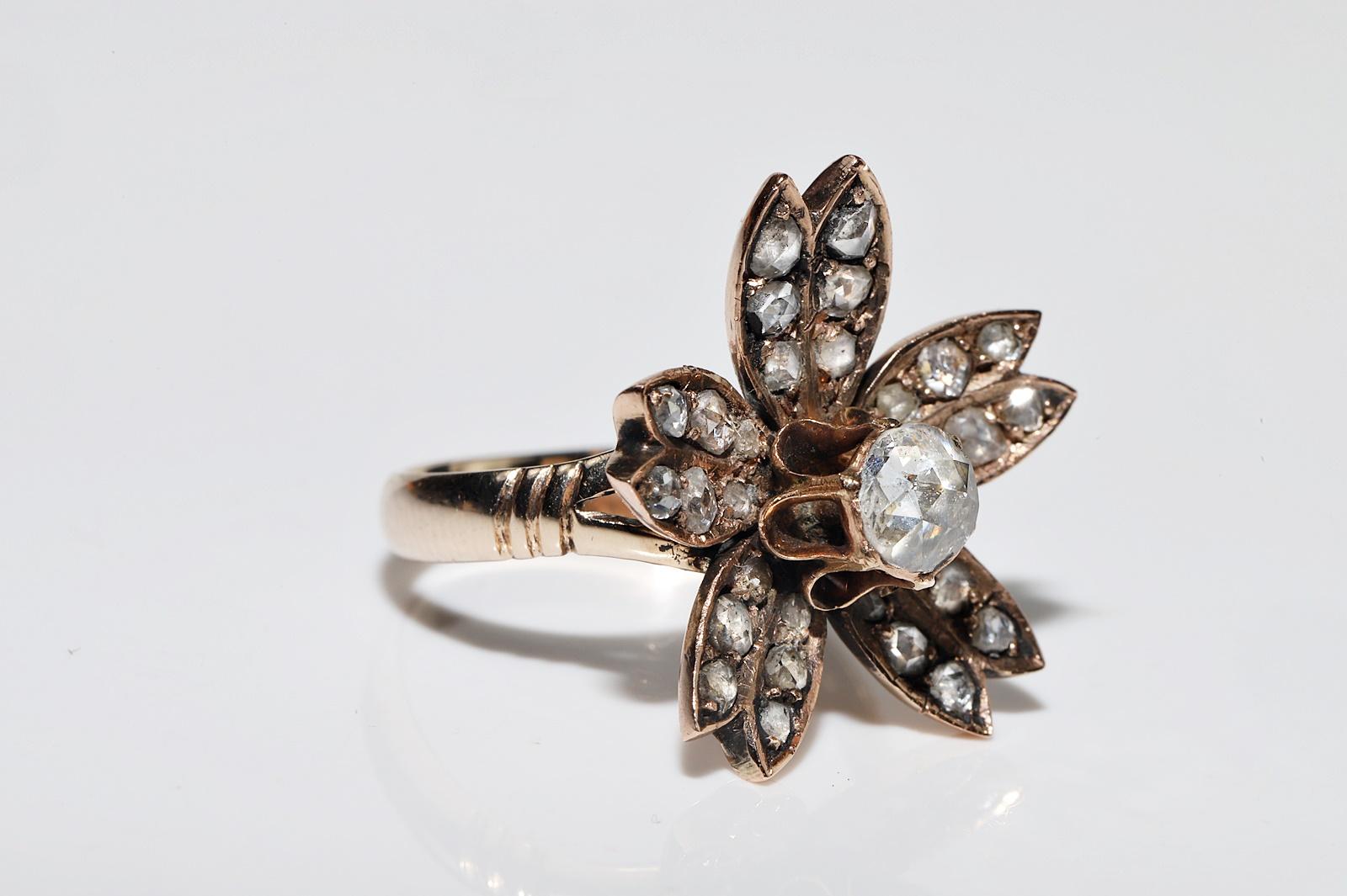 Bague ancienne des années 1900 en or 14 carats décorée de diamants naturels taille rose en vente 4