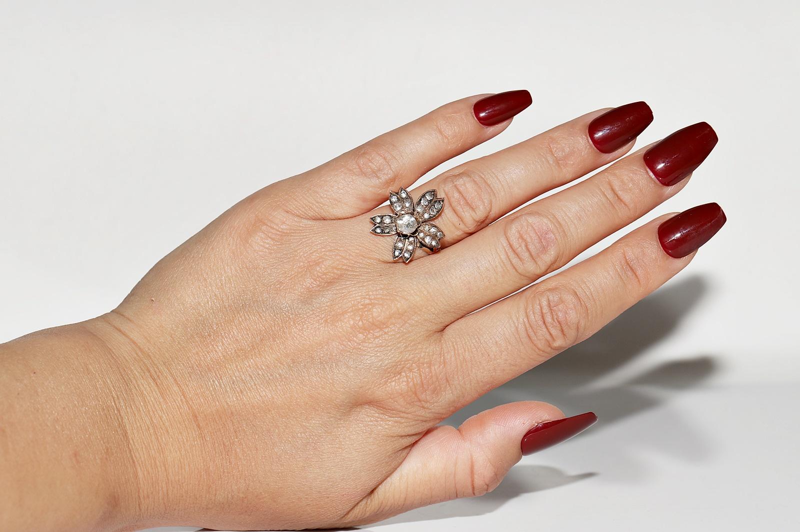 Bague ancienne des années 1900 en or 14 carats décorée de diamants naturels taille rose en vente 5