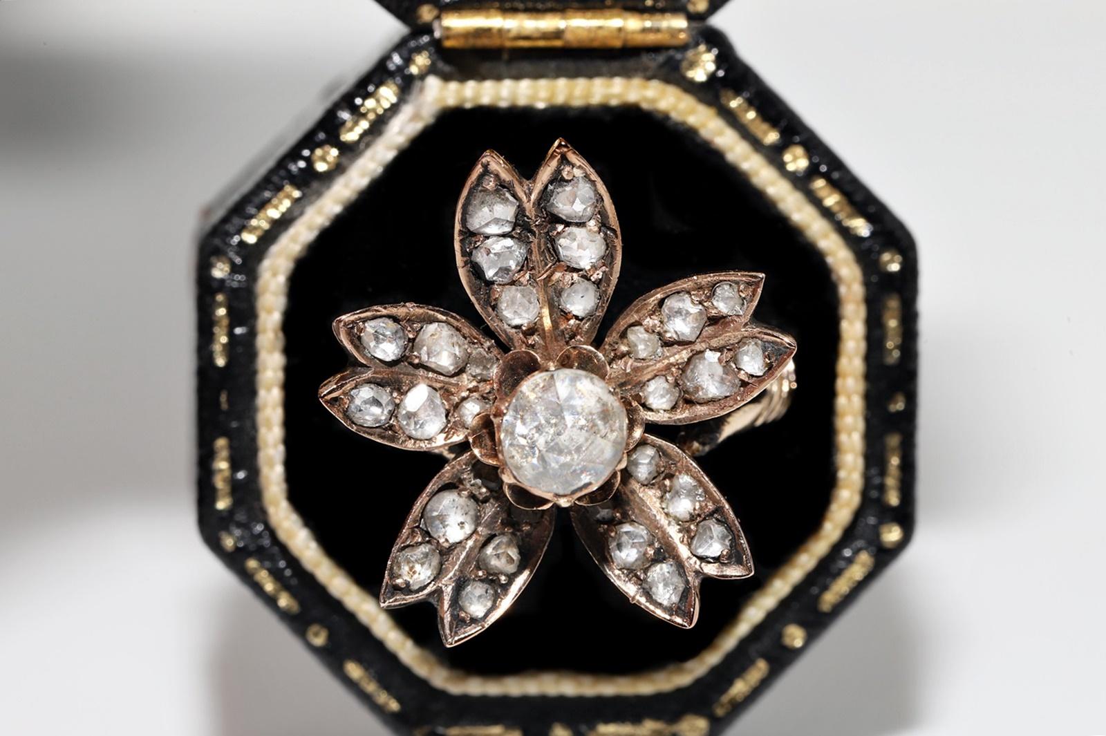 Bague ancienne des années 1900 en or 14 carats décorée de diamants naturels taille rose en vente 7