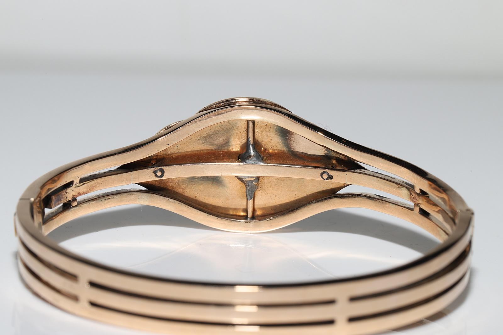Antique Circa 1900s 14k Gold Natural Rose Cut Diamond Enamel Bangle Bracelet In Good Condition For Sale In Fatih/İstanbul, 34