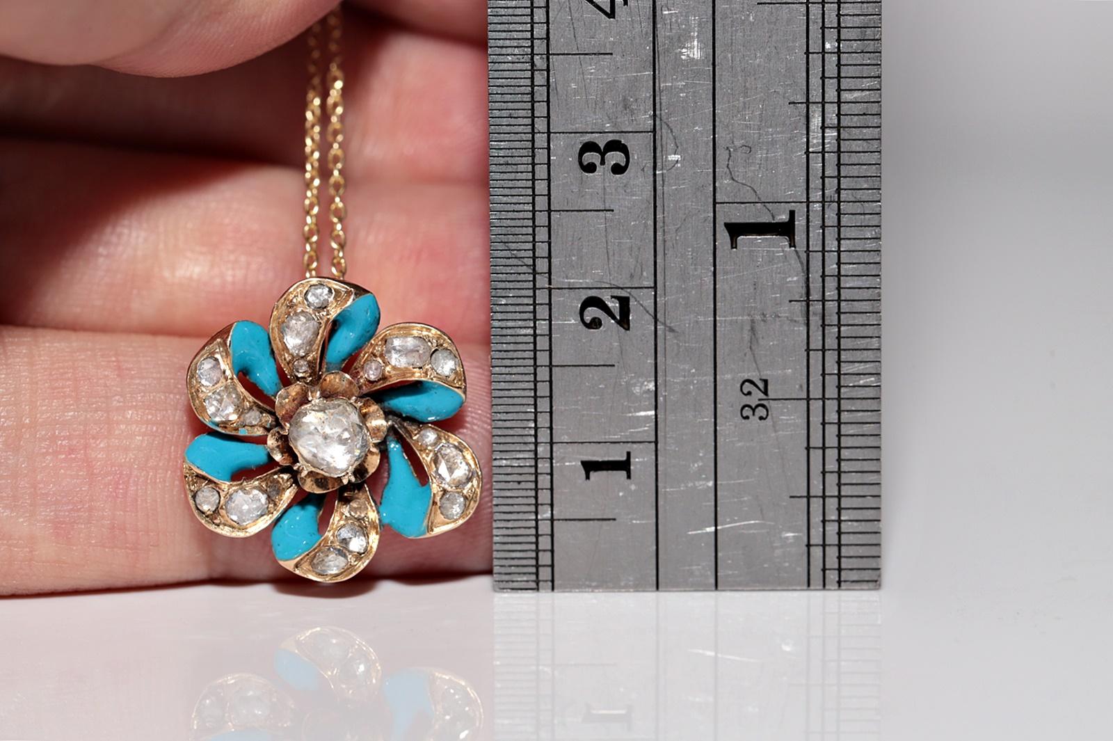 In very good condition.
Total weight is 4.4 grams.
Totally is diamond 0.90 ct.
The diamond is has H-I-J-K-L color and s1-s2-s3-pique 1 clarity.
The back of the necklace has been repaired.
Total lenght is chain 45 cm.
Please contact for any questions.