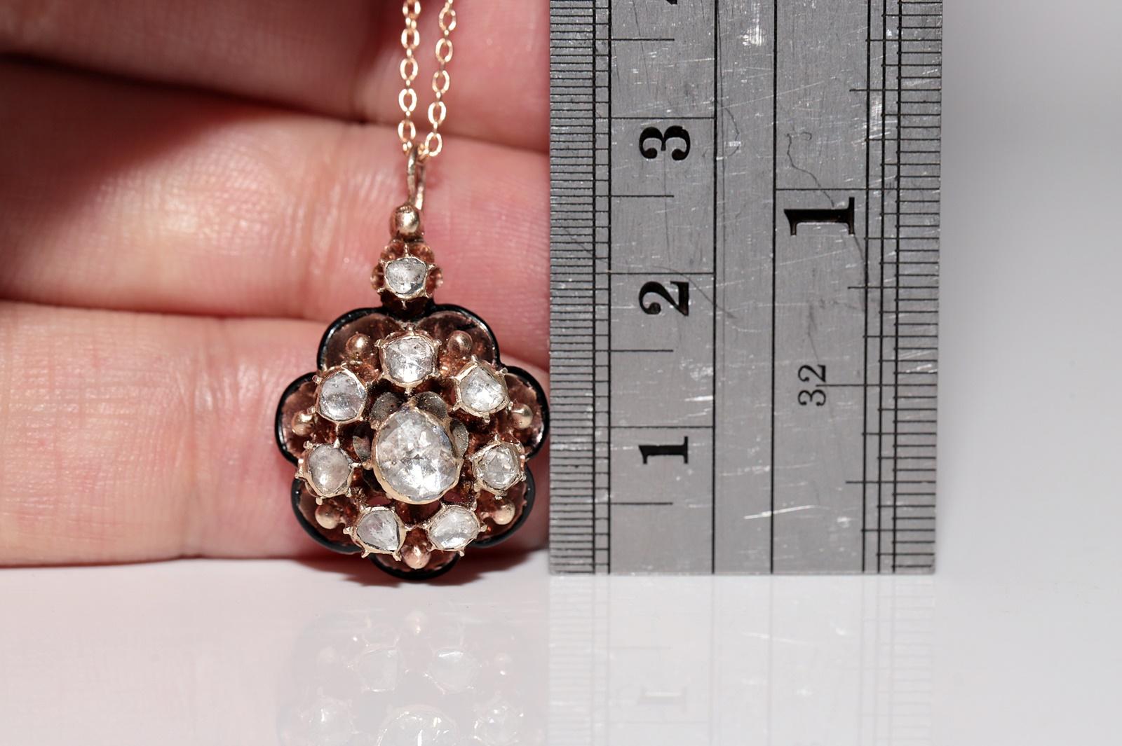 In very good condition.
Total weight is 5.4 grams.
Totally is diamond 0.70 ct.
The diamond is has H-I-J-K-L-M color and s1-s2-s3-Pique1-2 clarity.
Total lenght is chain 42 cm.
Please contact for any questions.