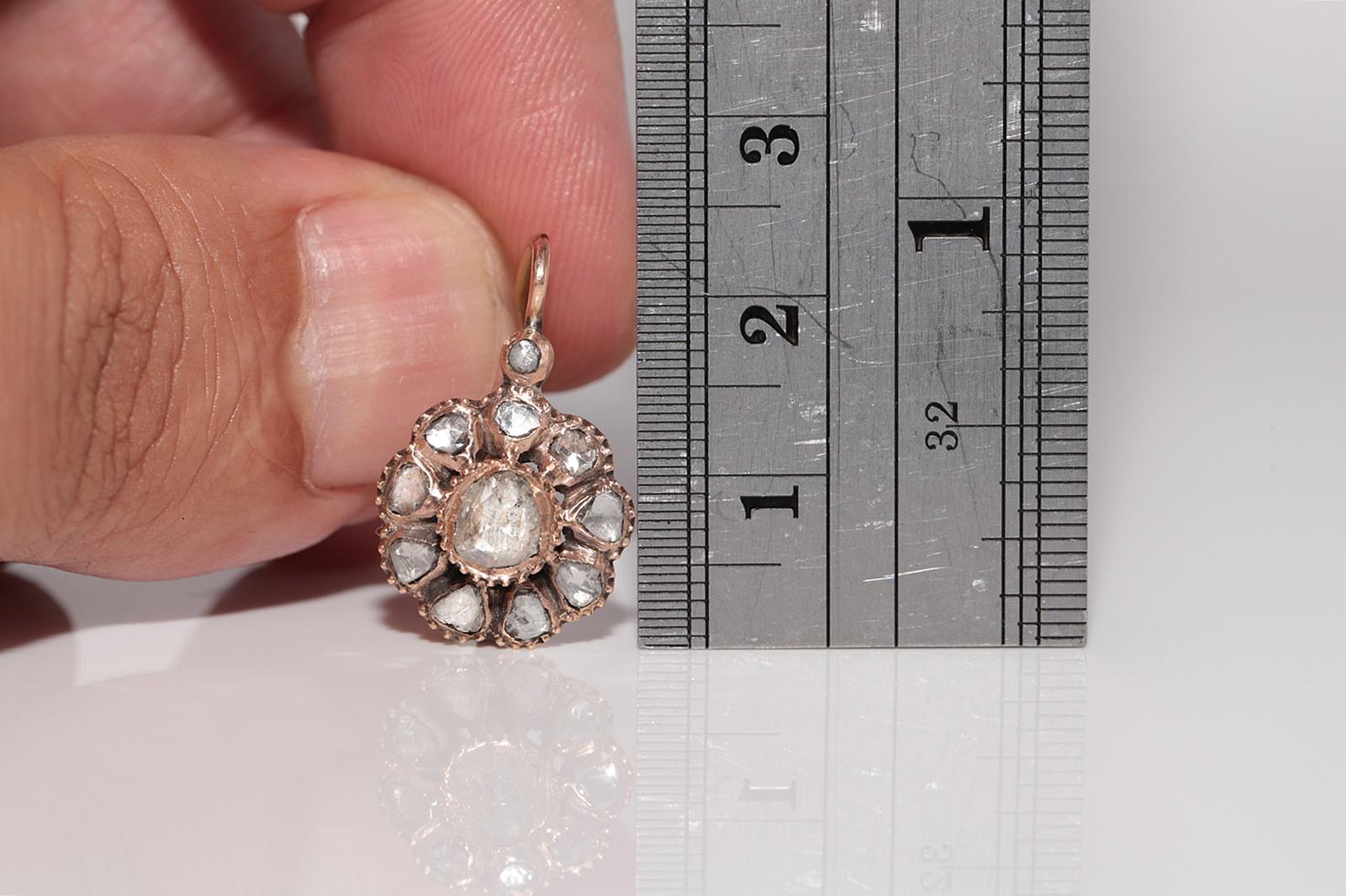 Antique Circa 1900s 14k Gold Natural Rose Cut Diamond Rose Style Earring In Good Condition For Sale In Fatih/İstanbul, 34