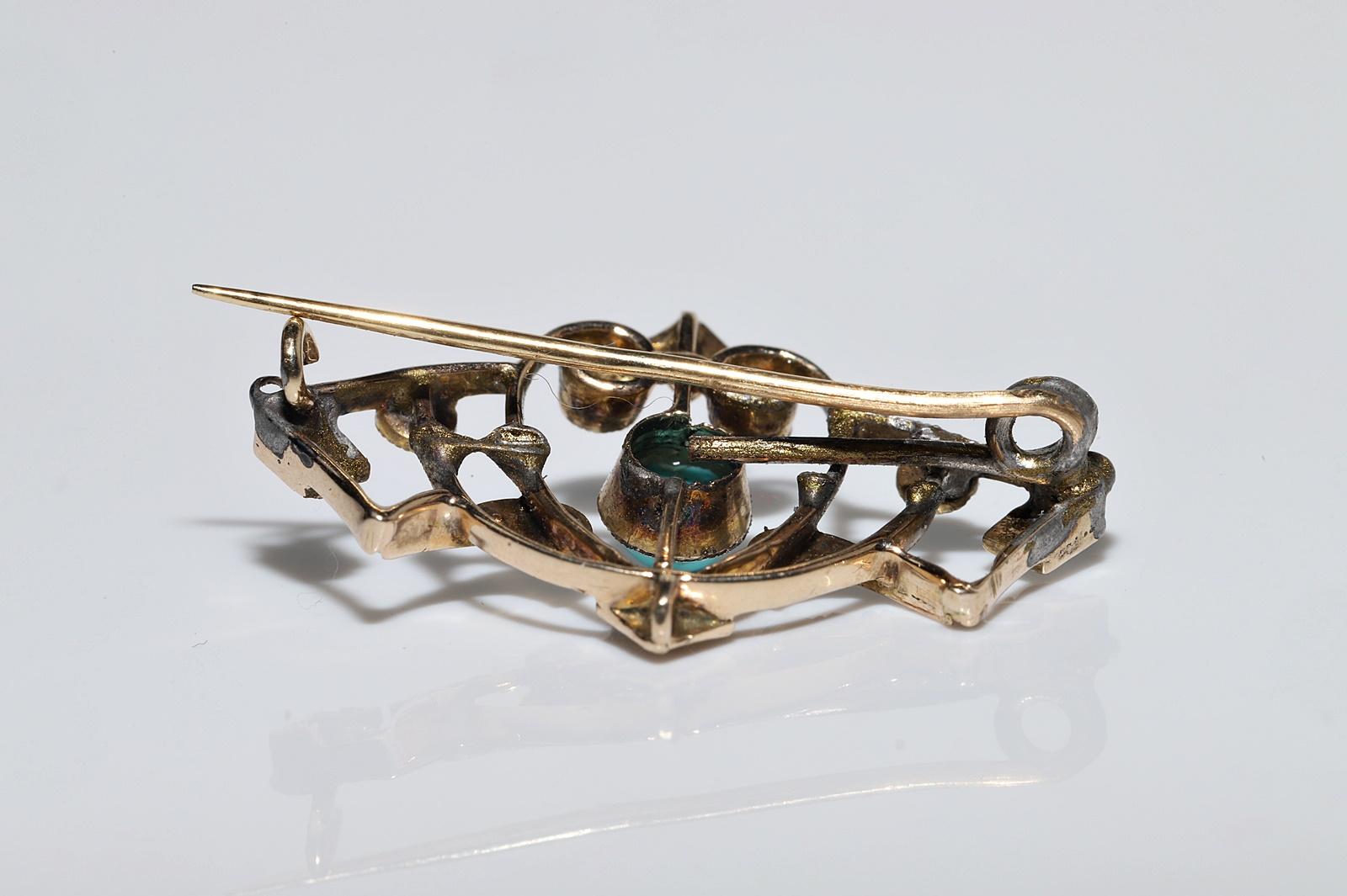 Round Cut Antique Circa 1900s 14k Gold Natural Turquoise And Pearl Decorated Brooch For Sale