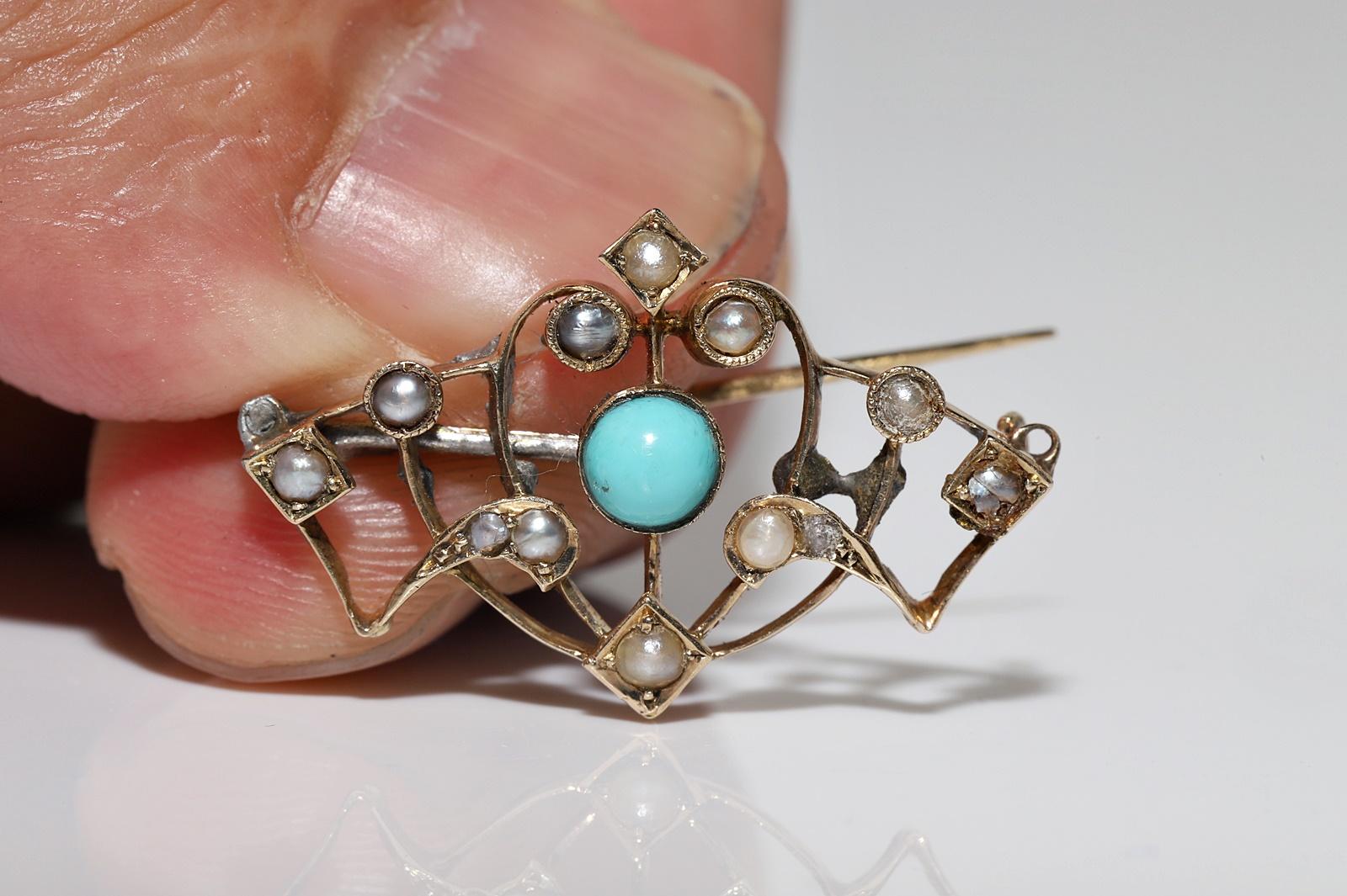 Women's Antique Circa 1900s 14k Gold Natural Turquoise And Pearl Decorated Brooch For Sale