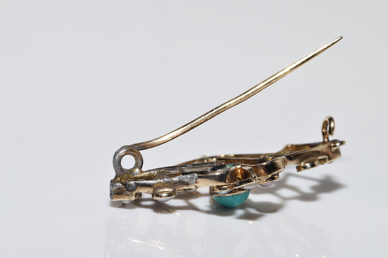 Antique Circa 1900s 14k Gold Natural Turquoise And Pearl Decorated Brooch For Sale 1