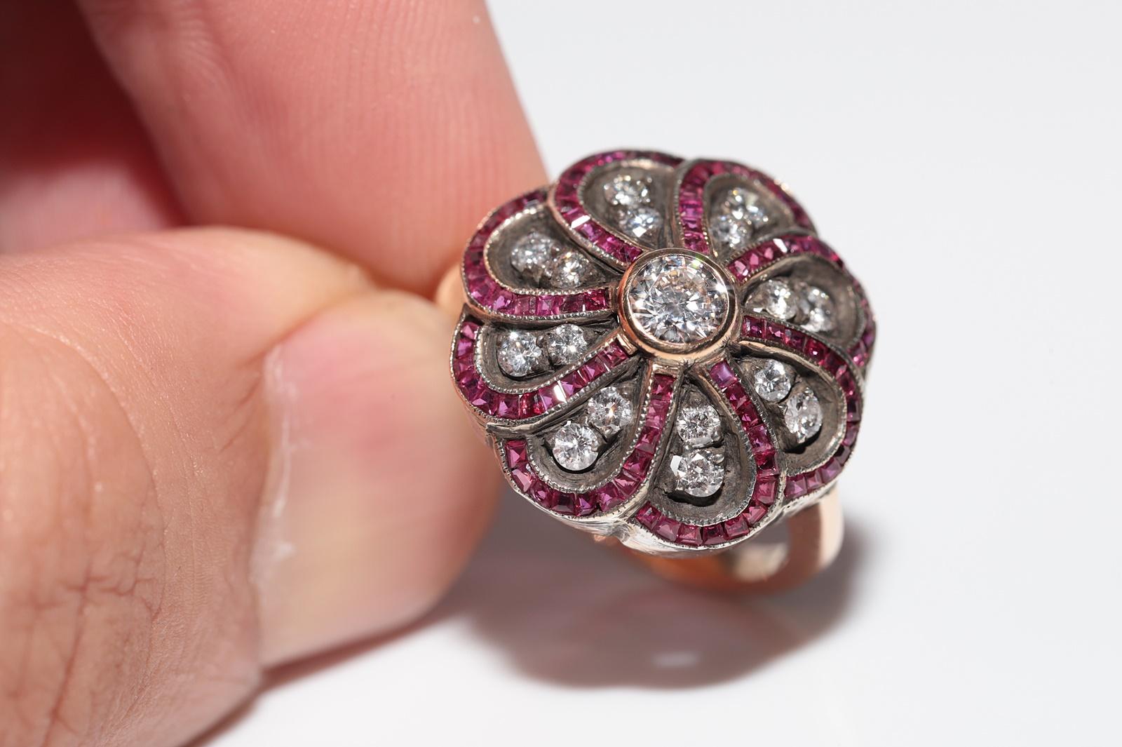 Anello antico del 1900 circa in oro 14k e argento con diamanti naturali e rubini calibrati in vendita 4