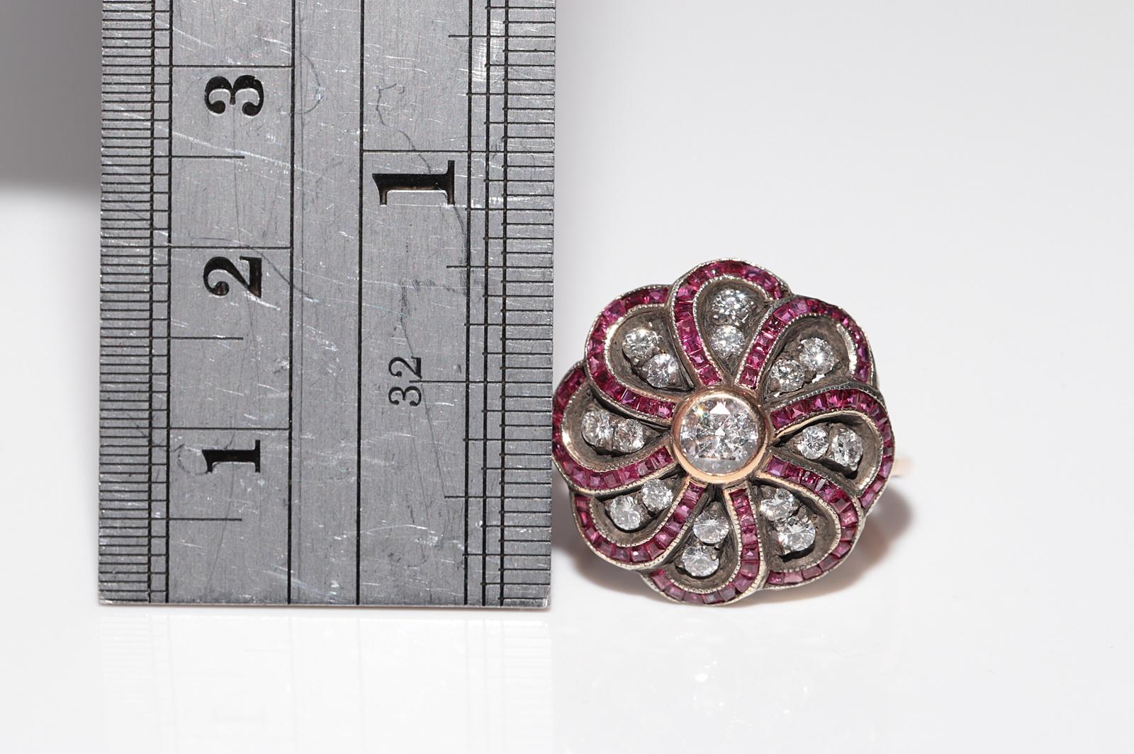 Anello antico del 1900 circa in oro 14k e argento con diamanti naturali e rubini calibrati in vendita 5