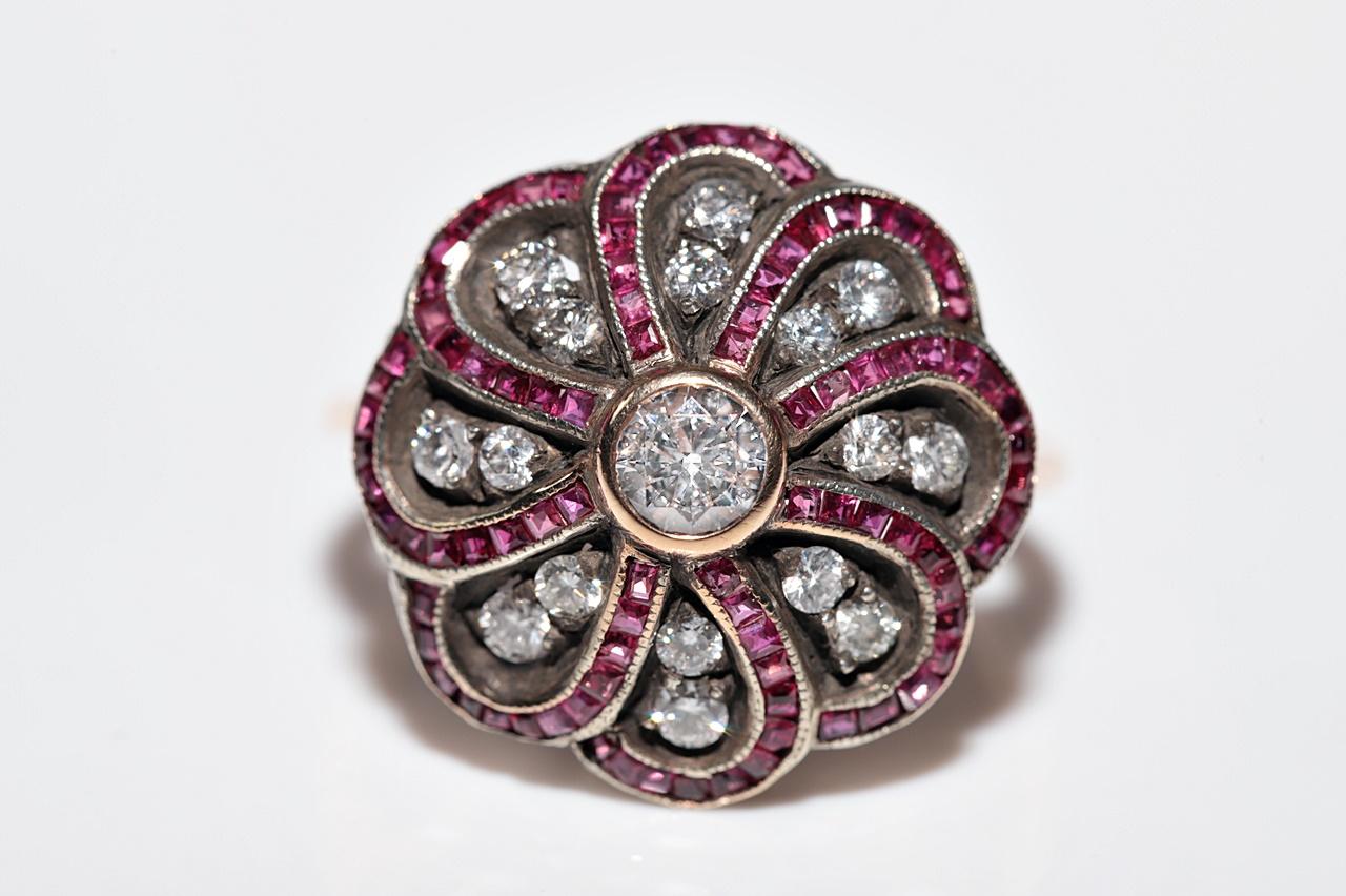 Vittoriano Anello antico del 1900 circa in oro 14k e argento con diamanti naturali e rubini calibrati in vendita