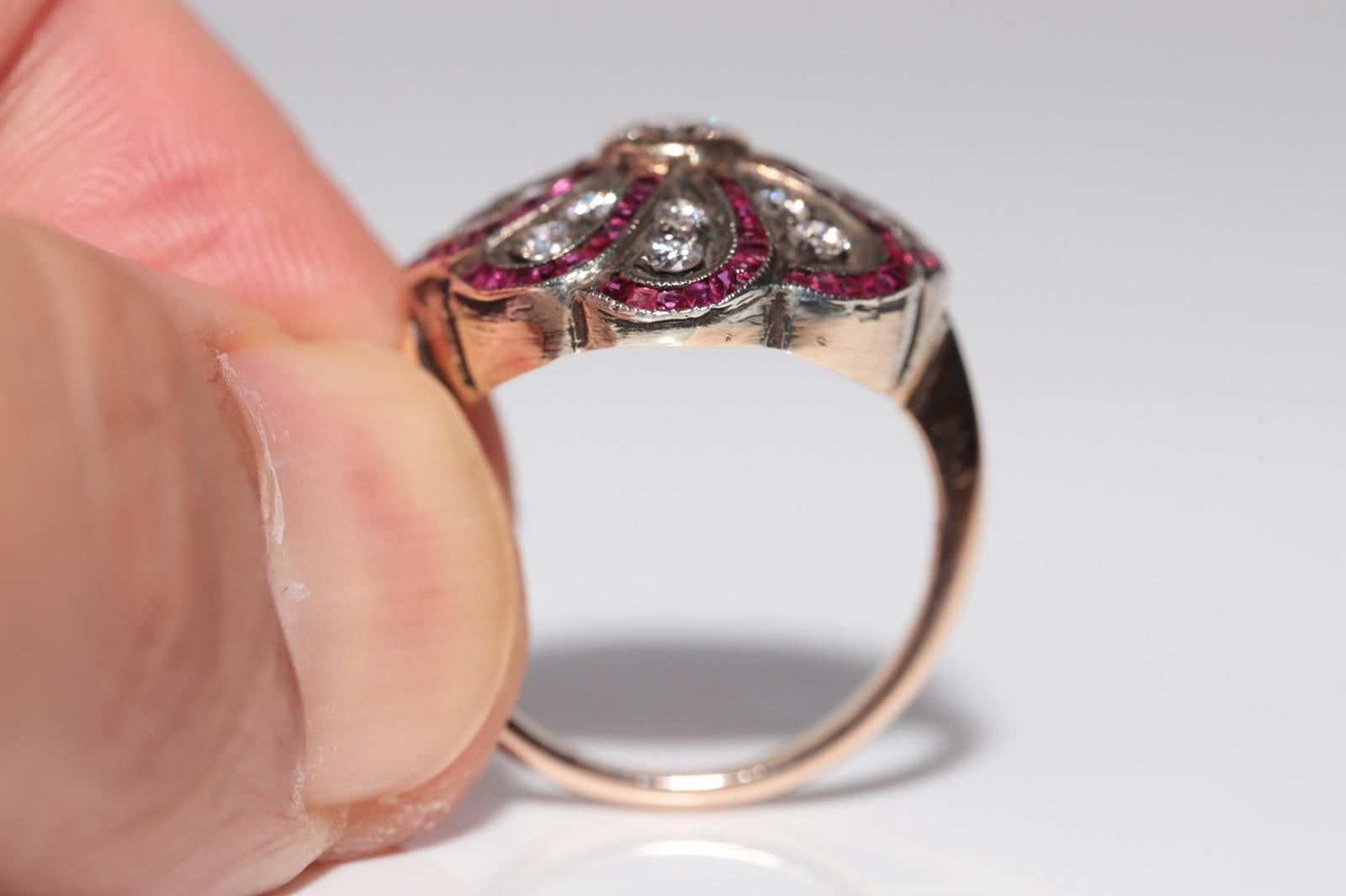 Donna Anello antico del 1900 circa in oro 14k e argento con diamanti naturali e rubini calibrati in vendita