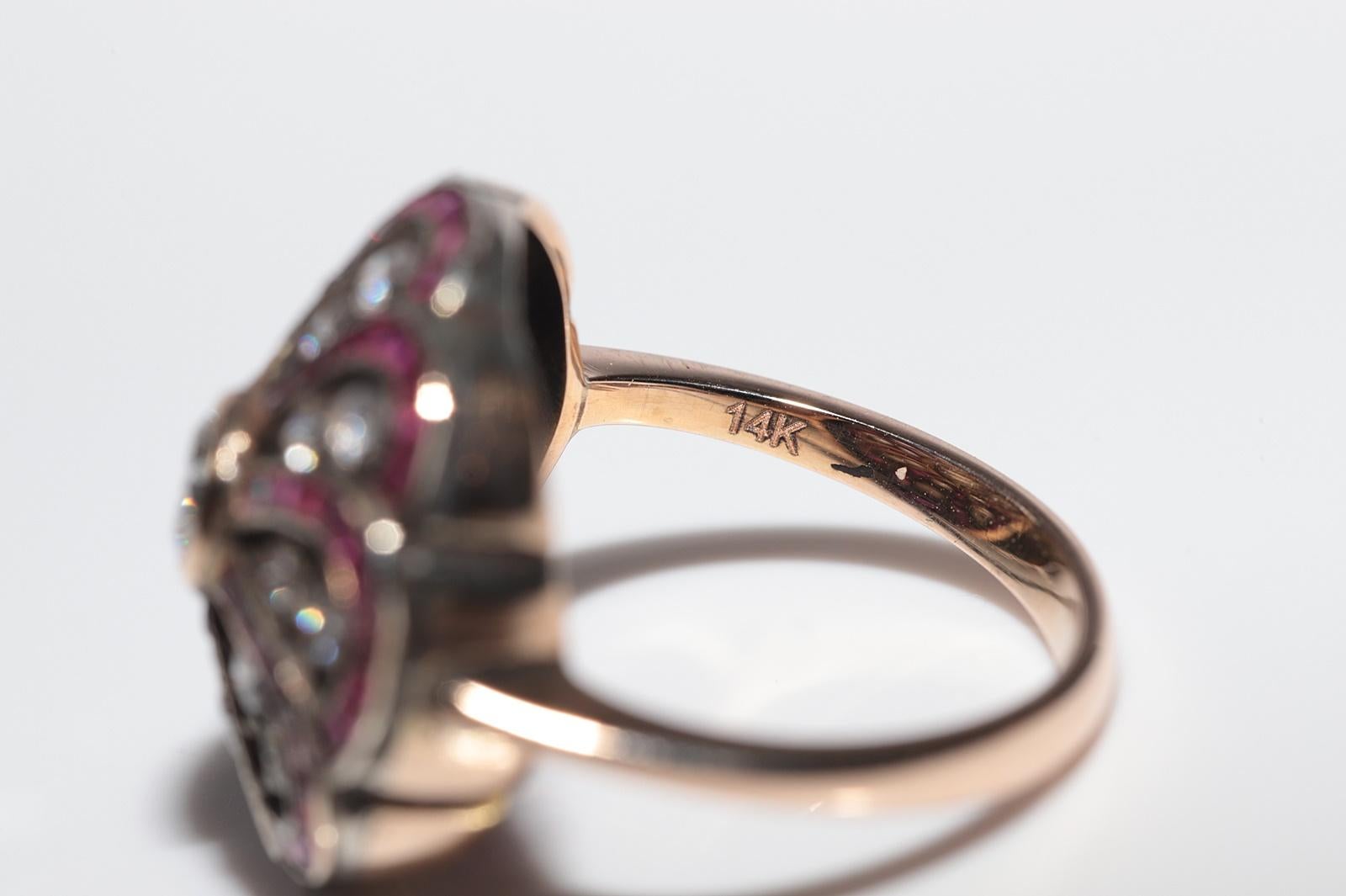 Anello antico del 1900 circa in oro 14k e argento con diamanti naturali e rubini calibrati in vendita 3