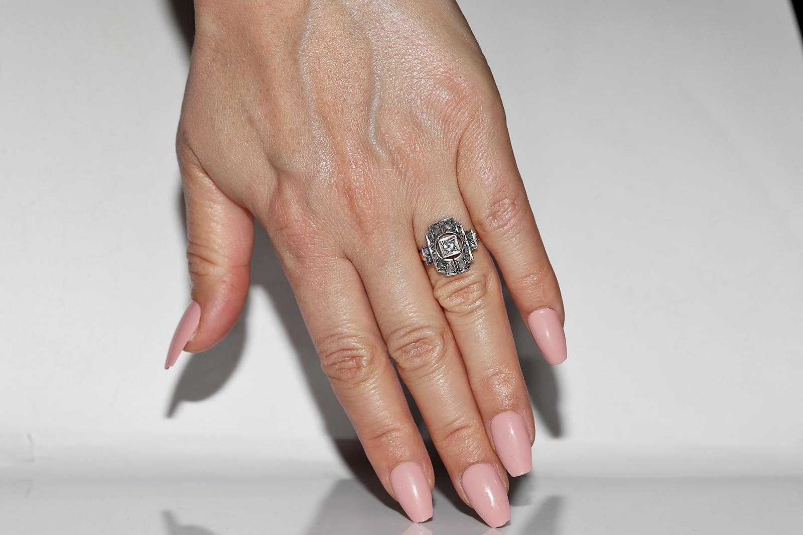 Bague ancienne datant des années 1900, or 14 carats, argent et diamants naturels décorés en vente 7