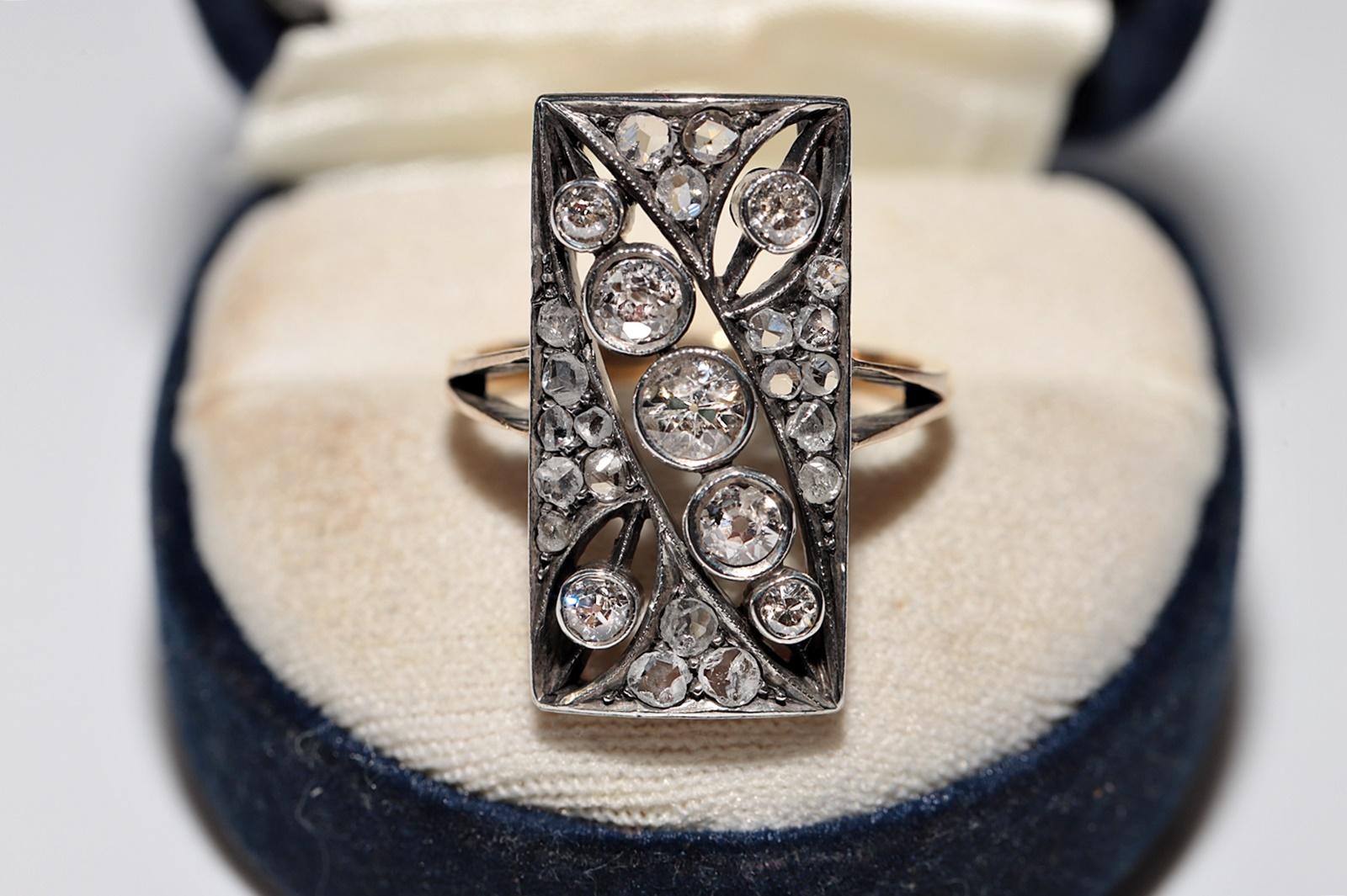 In ottime condizioni.
Il peso totale è di 6,2 grammi.
Totalmente è un diamante taglio vecchio da 1 ct.
Totalmente è un diamante taglio rosa da 0.55 ct.
Il diamante ha un colore generalmente marrone e un colore I.L.A. e una chiarezza s2-s3-Pique