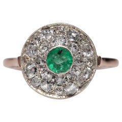 Bague ancienne datant des années 1900, or 14 carats sur argent, diamant naturel taille ancienne et émeraude