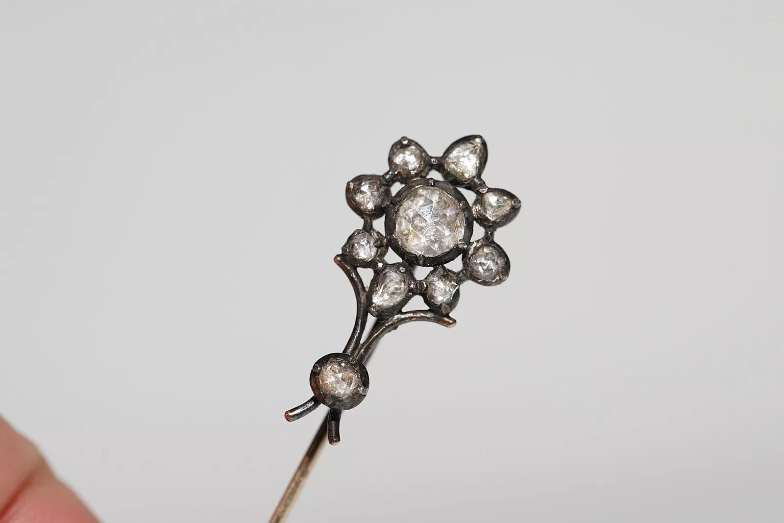 Antique Circa 1900s 14k Gold Top Silver Natural Rose Cut Diamond Brooch For Sale 4