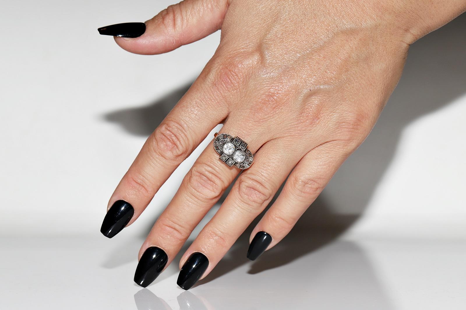 En très bon état.
Le poids total est de 4,2 grammes.
Le poids total du diamant est de 0,75 ct. 
La taille de la bague est de 7,5 US (nous offrons un redimensionnement gratuit),
Nous pouvons fabriquer n'importe quelle taille.
La boîte n'est pas