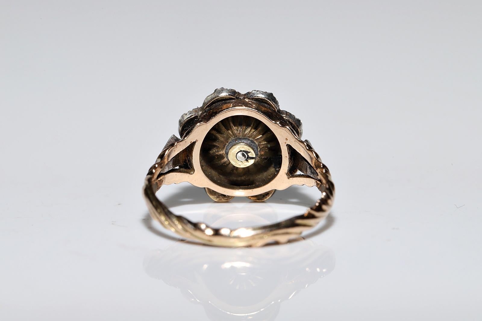 Antique Circa 1900s 14k Gold Top Silver Natural Rose Cut Diamond Decorated Ring For Sale 3