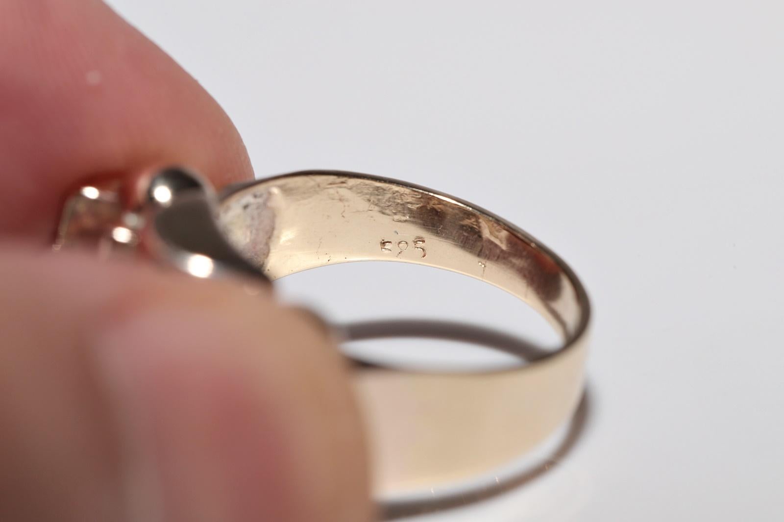 Anello antico del 1900 circa in oro 14k e argento con diamante taglio rosa naturale in vendita 1