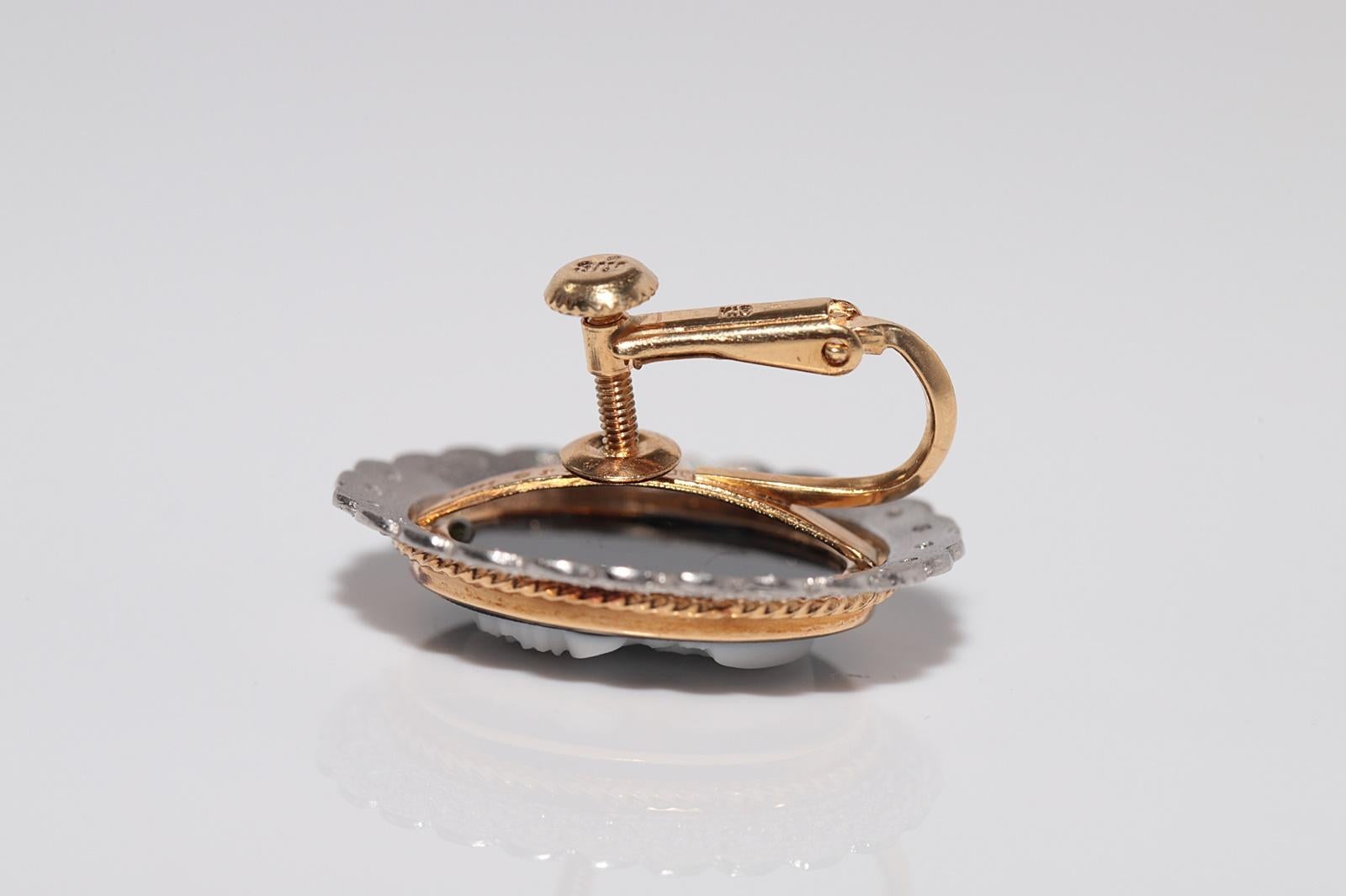 Antico orecchino decorato con cammeo di diamanti in oro e platino, risalente al 1900 circa. in vendita 1
