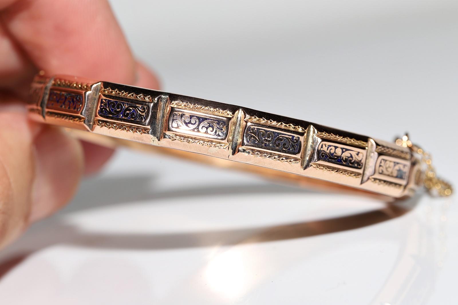Antique Circa 1900s 18k Gold Enamel Decorated Bracelet For Sale 4