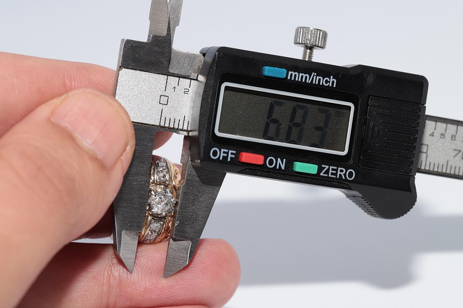 Anello antico CIRCA 1900 in oro 18 carati con diamanti naturali decorati e forti in vendita 14