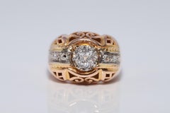 Antique Circa 1900s Or 18k Handcrafted Natural Diamond Decorated Strong Ring (Bague forte en or 18k décorée de diamants naturels)