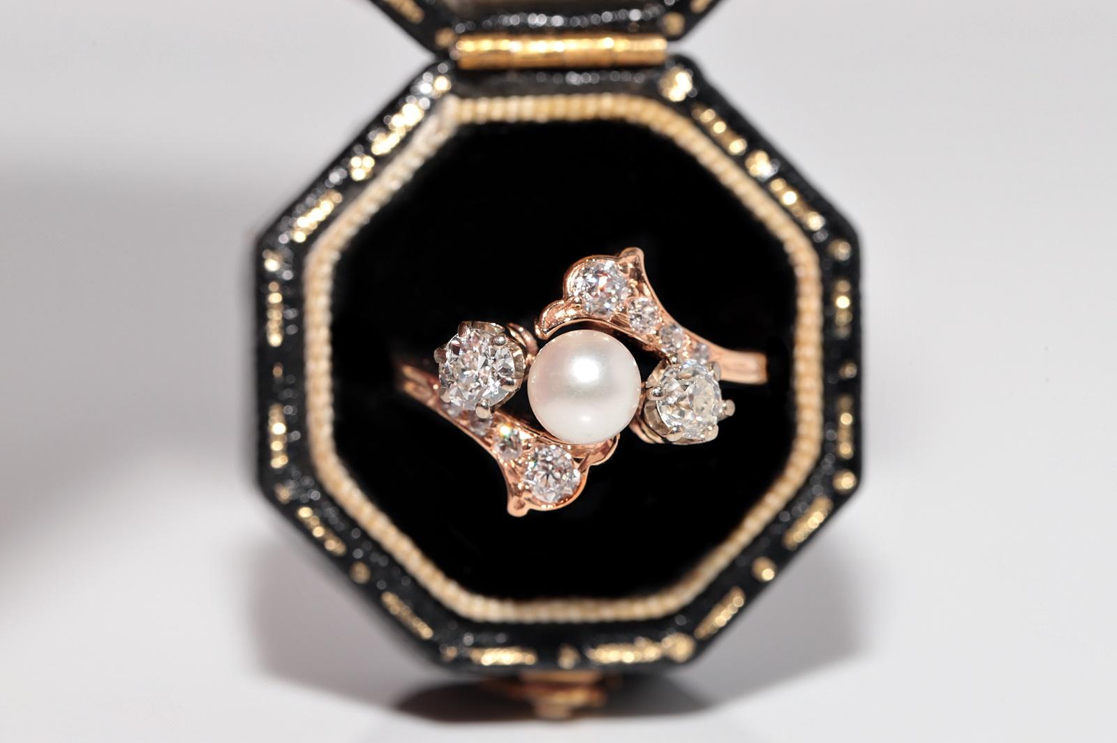 In sehr gutem Zustand.
Das Gesamtgewicht beträgt 3.6 Gramm.
Insgesamt ist Diamant 0,90 ct.
Der Diamant hat die Farbe H-I und die Reinheit vs1.
Ringgröße ist US 5.25 
Wir können jede Größe herstellen.
Die Schachtel ist nicht enthalten.
Bitte