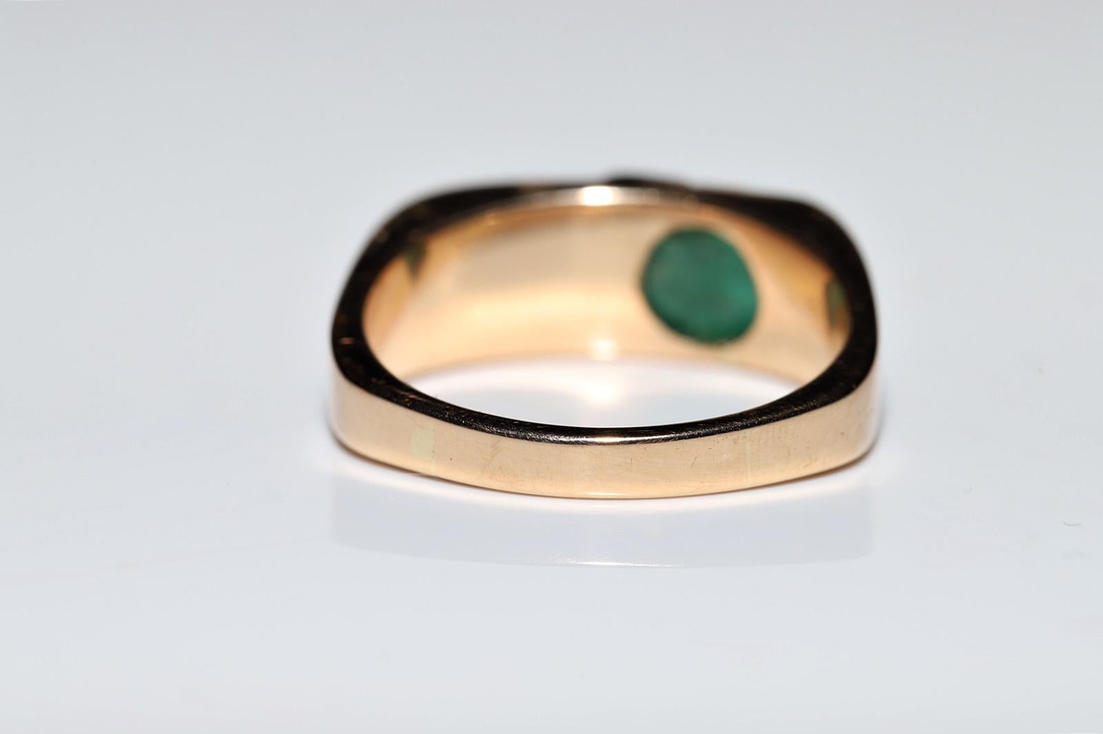 Antique Circa 1900s 18k Gold Natural Diamond And Cabochon Emerald Decorated Ring For Sale 4