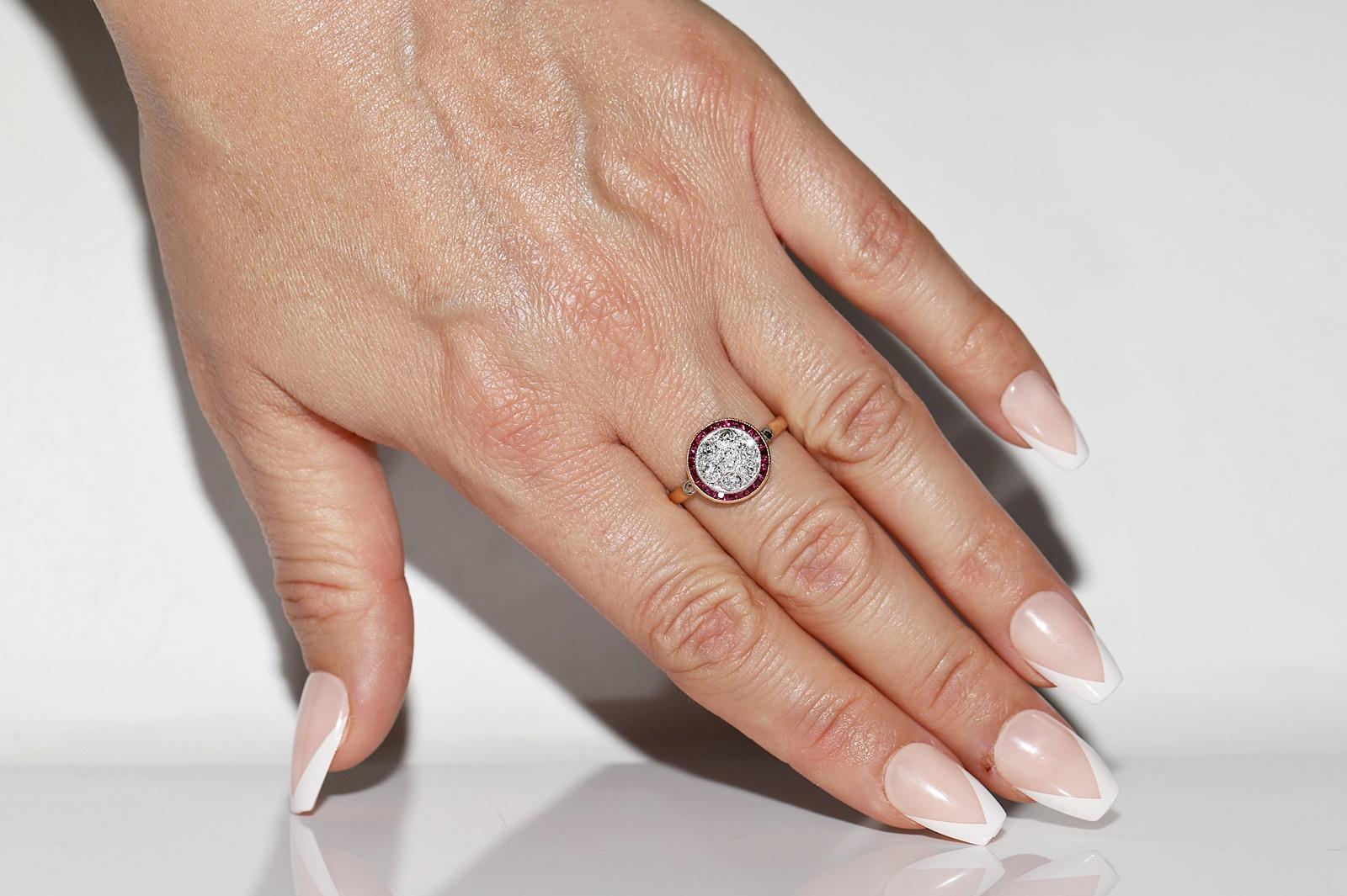 In sehr gutem Zustand.
Das Gesamtgewicht beträgt 3 Gramm.
Insgesamt ist Diamant 0,55 ct.
Der Diamant ist G-H Farbe und vvs-vs Klarheit.
Insgesamt ist Rubin 0,80 ct.
Ringgröße ist US 8 (Wir bieten kostenlose Größenänderung)
Wir können jede Größe