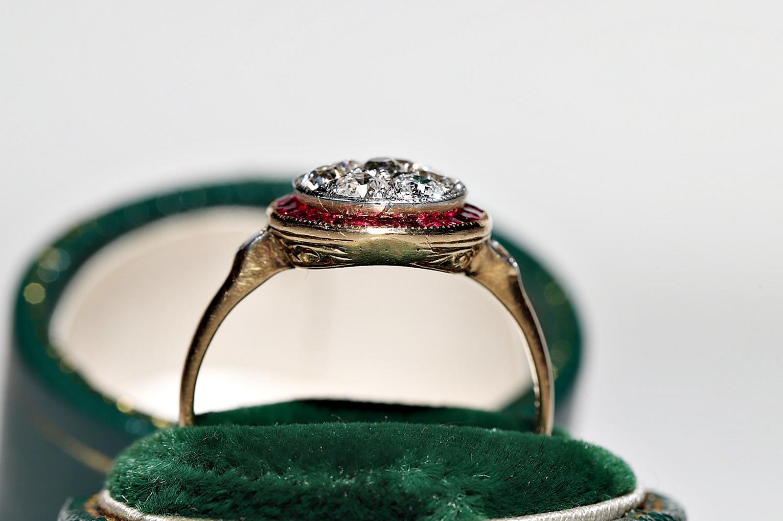 Antiker, um 1900er Jahre, 18 Karat Gold, natürlicher Diamant und Kaliber Rubin, verzierter Ring Damen