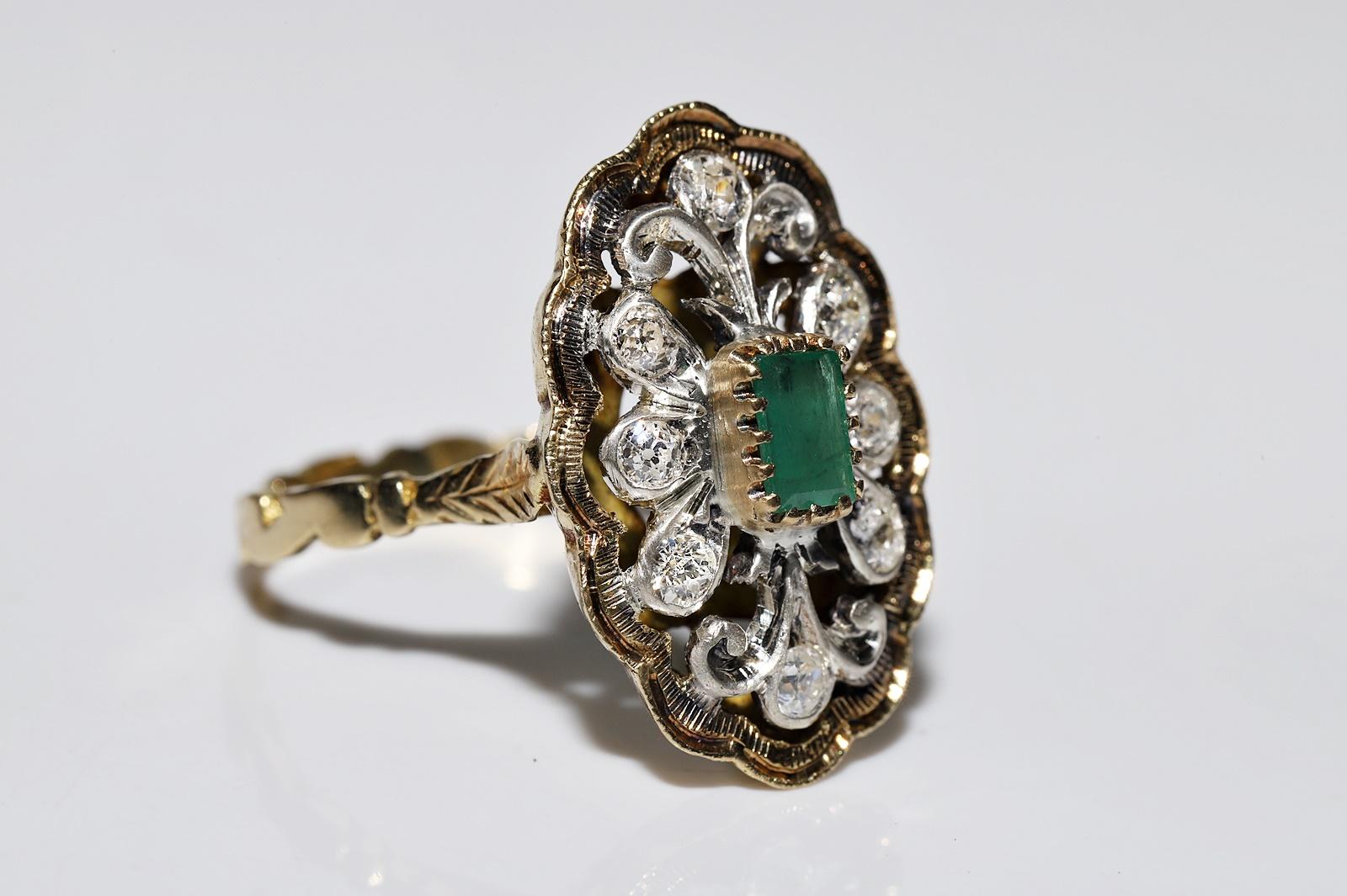 Antique Circa 1900s 18k Gold Natural Diamond And Emerald Decorated Ring  For Sale 4