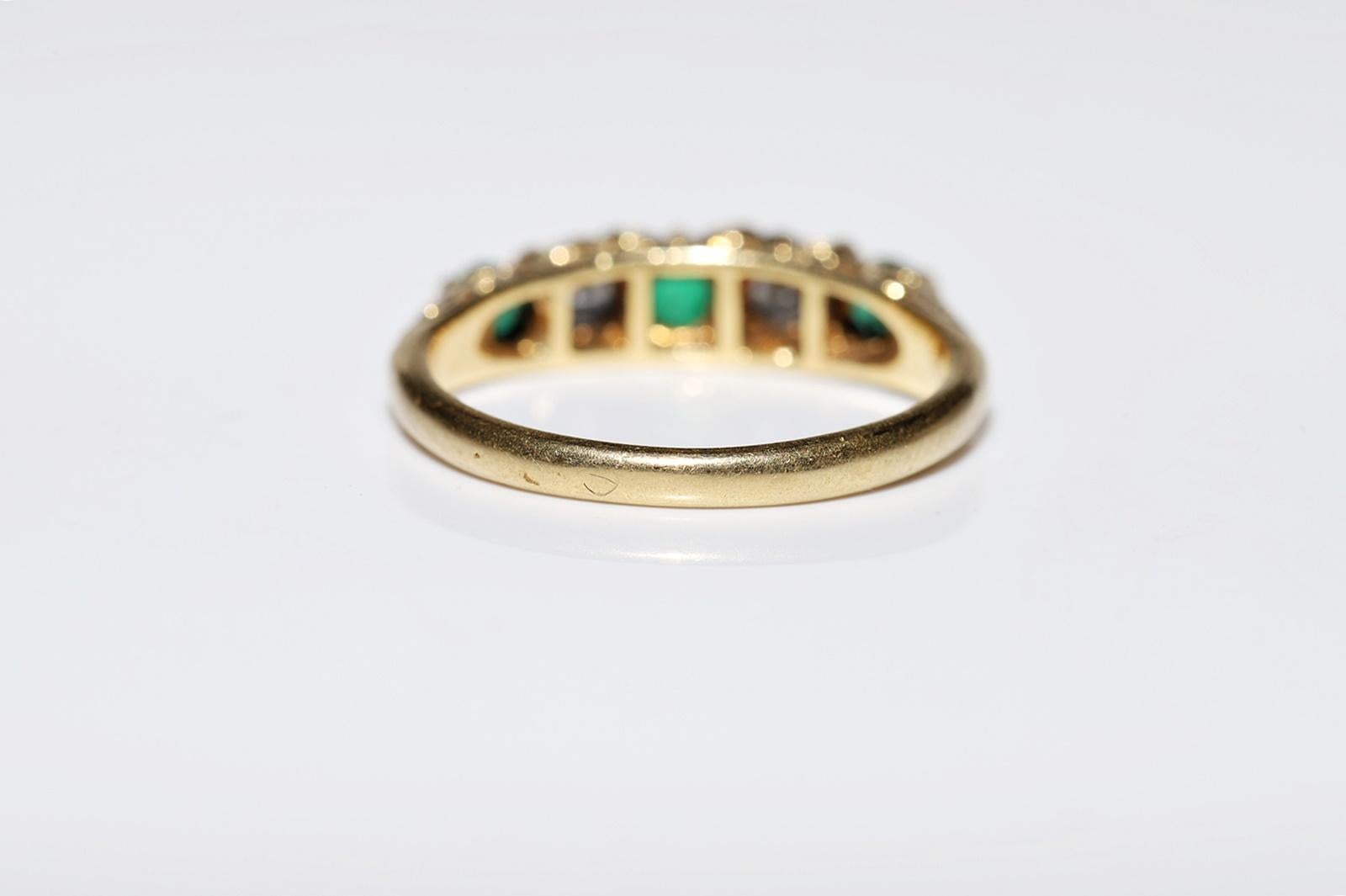 Antiker Ring aus 18 Karat Gold mit natürlichem Diamant und Smaragd, um 1900er Jahre, dekoriert 5