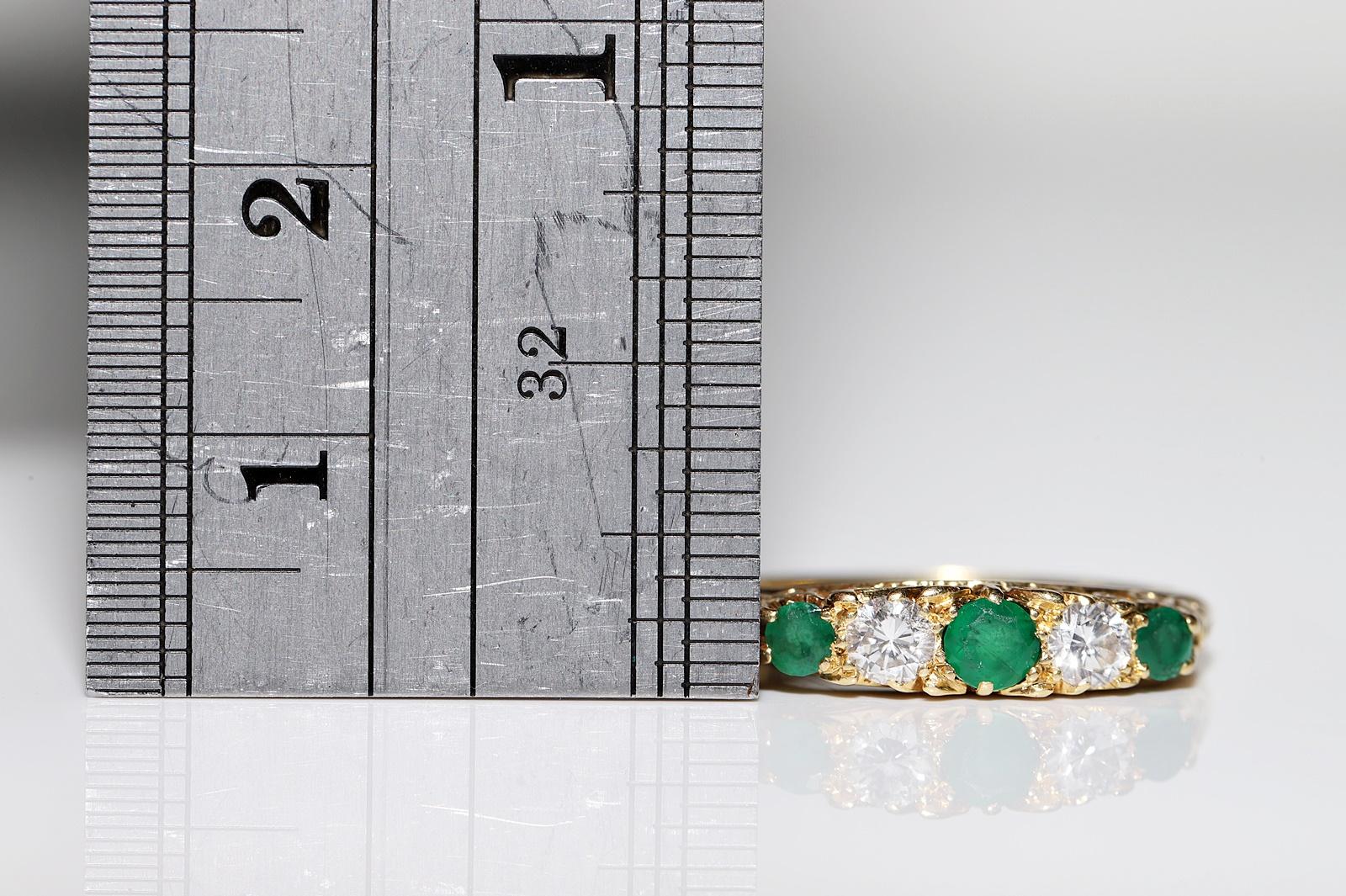 Antiker Ring aus 18 Karat Gold mit natürlichem Diamant und Smaragd, um 1900er Jahre, dekoriert 6