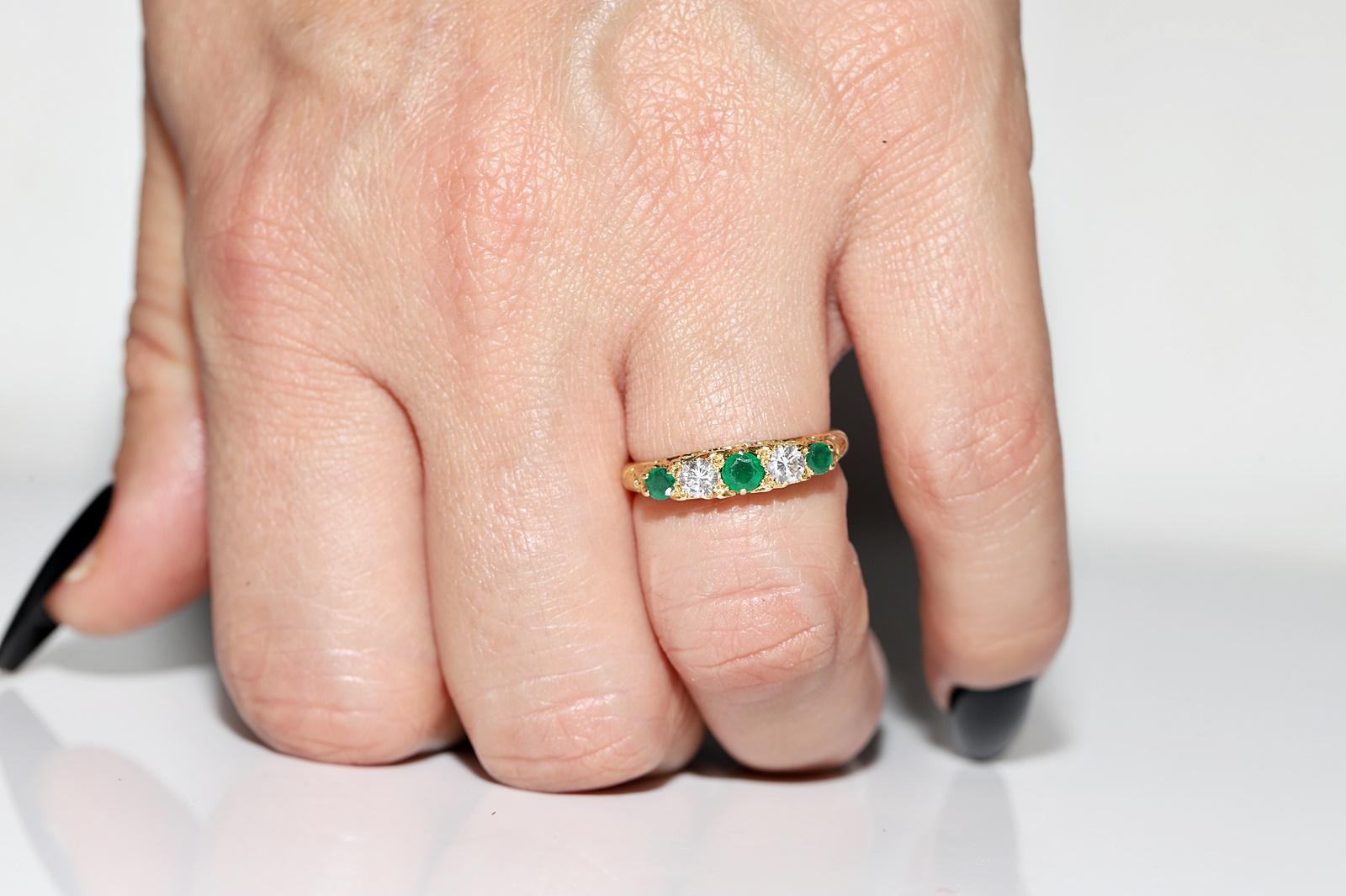 Antiker Ring aus 18 Karat Gold mit natürlichem Diamant und Smaragd, um 1900er Jahre, dekoriert 9