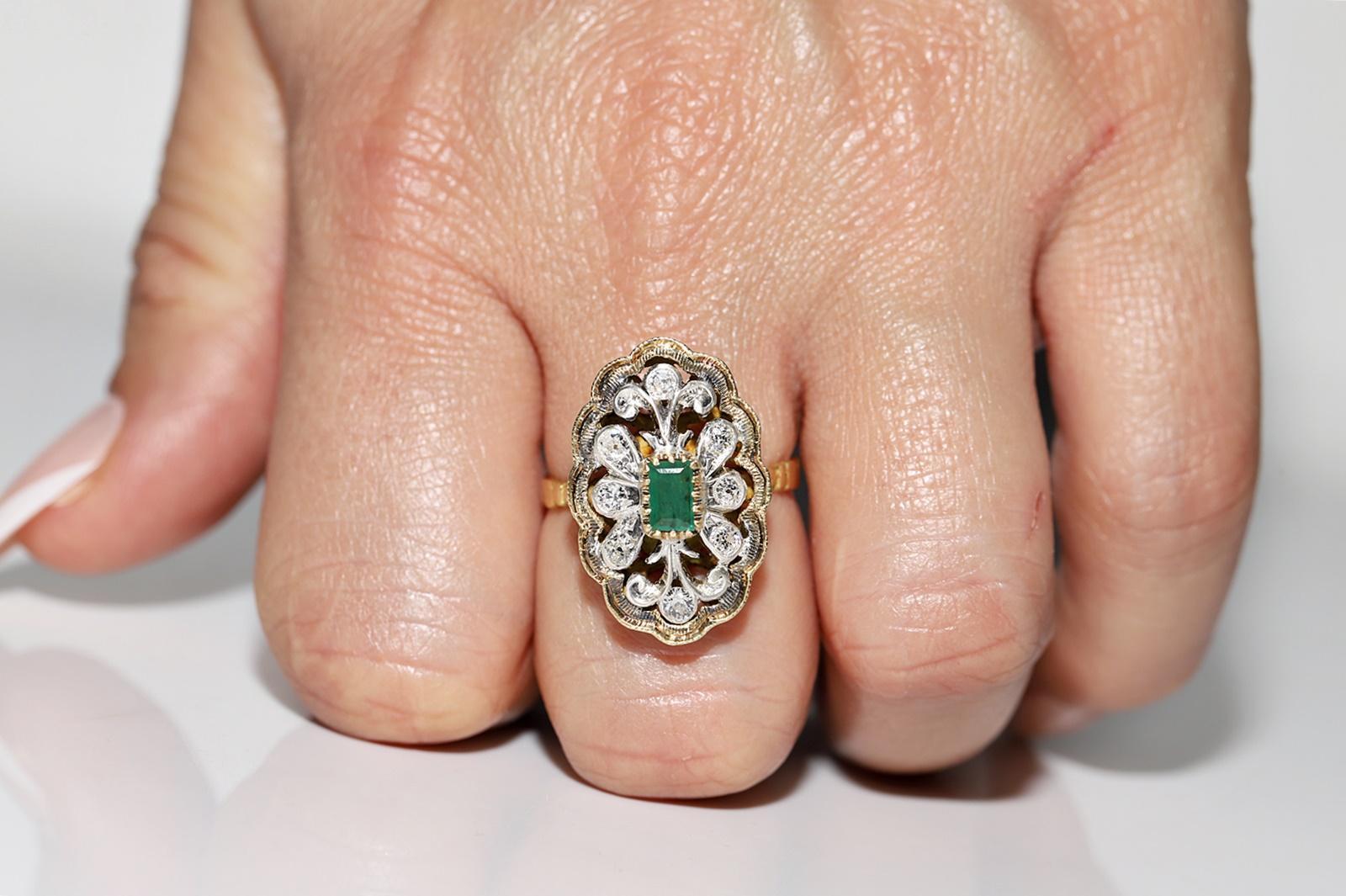Antique Circa 1900s 18k Gold Natural Diamond And Emerald Decorated Ring  For Sale 9