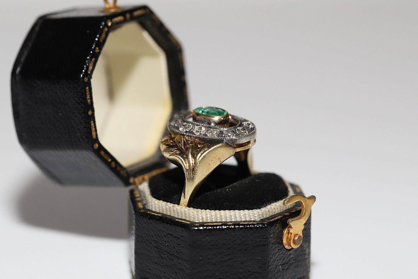 Antiker Ring aus 18 Karat Gold mit natürlichem Diamant und Smaragd, um 1900er Jahre, dekoriert (Viktorianisch) im Angebot